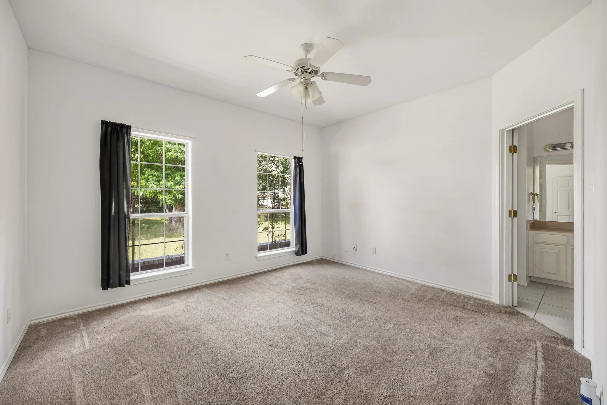 Single Family Residence For Sale in Smith County , 13091 Fm 344 W, Bullard, Texas 75757, 3 Bedroom, 3 Bathroom, 2 Garage spaces, 1,840 Sqft, built in 2002, mls#21280382, Real Estate Agent in Bullard, Homes For Sale in Smith county, Homes For Sale in Bullard, Realtor in Bullard Texas, Real Estate Brokerage Independent Realty Texas, Luminita Cordes Realtor