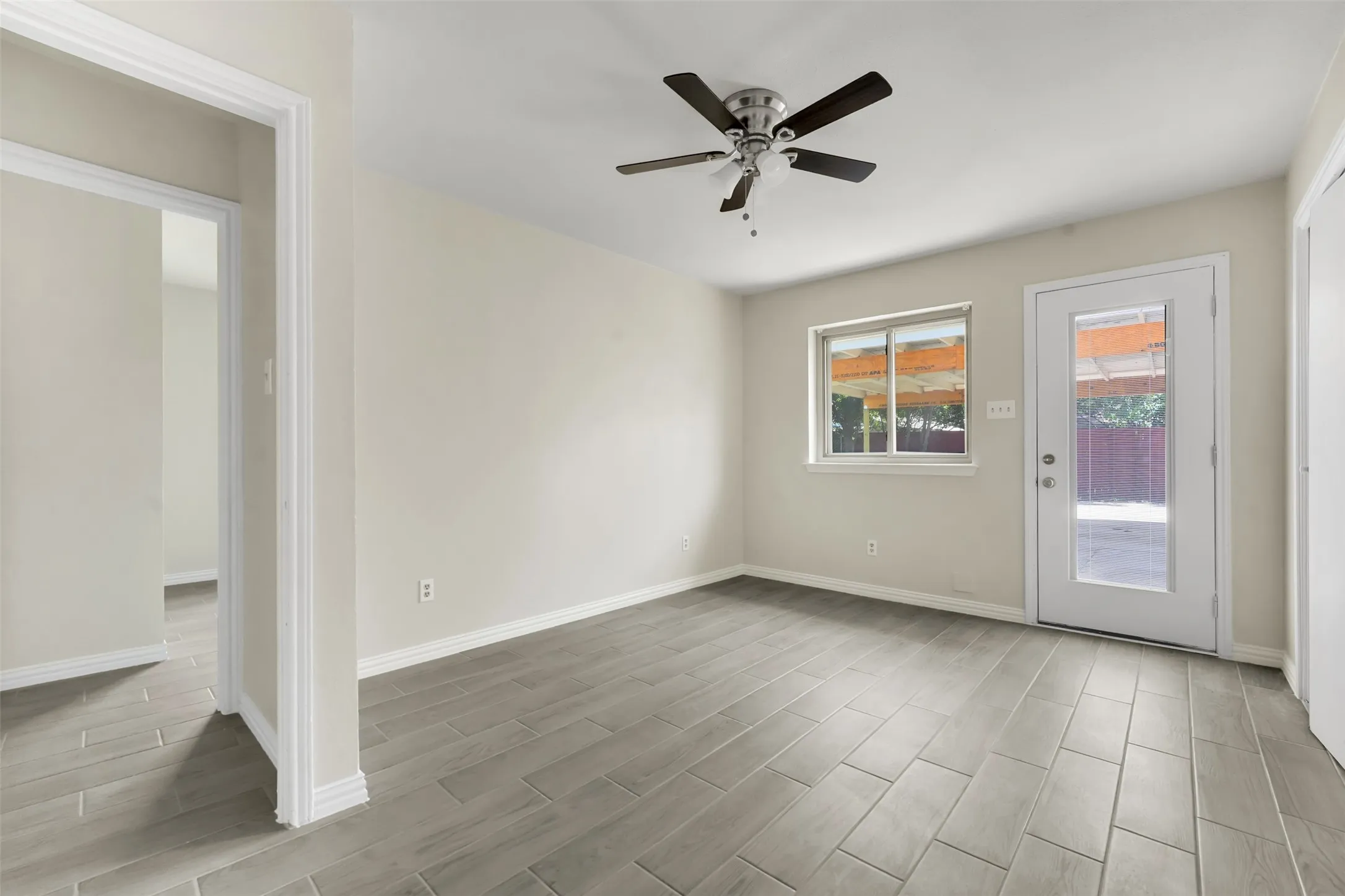 Duplex For Rent in Tarrant County , 405 S Las Vegas Trail, White Settlement, Texas 76108, 3 Bedroom, 2 Bathroom, Garage spaces, 1,160 Sqft, built in 1983, mls#21284734, Real Estate Agent in White Settlement, Homes For Rent in Tarrant county, Homes For Rent in White Settlement, Realtor in White Settlement Texas, Real Estate Brokerage Independent Realty Texas, Luminita Cordes Realtor