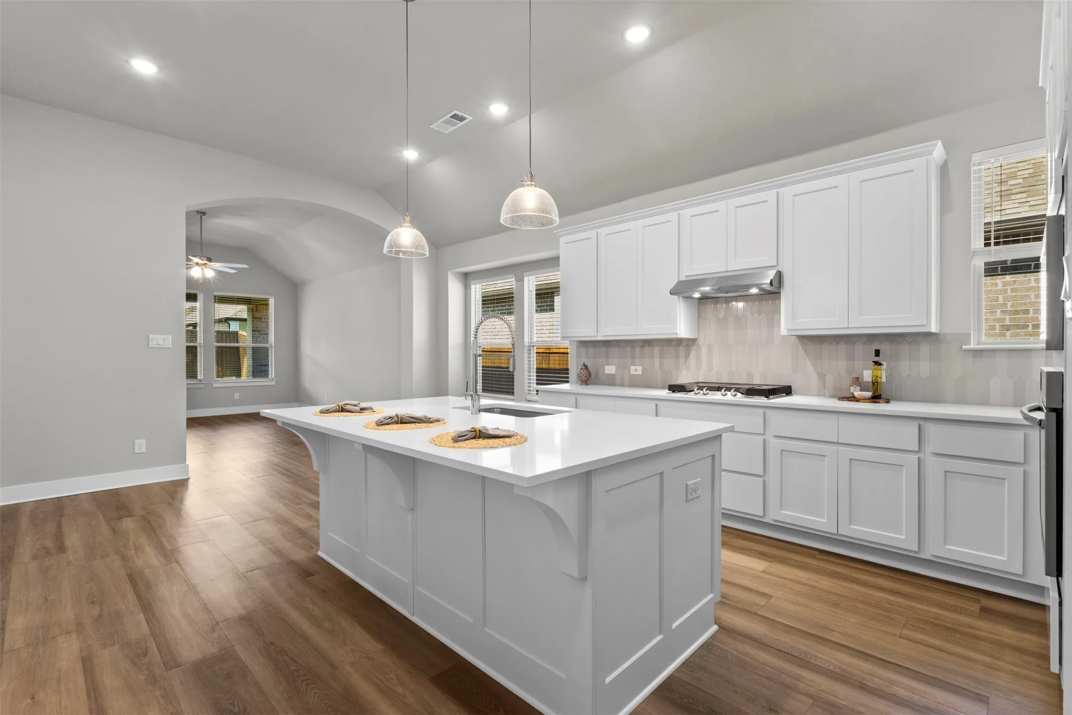 Single Family Residence For Sale in Denton County , 1916 Pelham Drive, Aubrey, Texas 76227, 4 Bedroom, 3 Bathroom, 2 Garage spaces, 1,971 Sqft, built in 2022, mls#21284731, Real Estate Agent in Aubrey, Homes For Sale in Denton county, Homes For Sale in Aubrey, Realtor in Aubrey Texas, Real Estate Brokerage Independent Realty Texas, Luminita Cordes Realtor