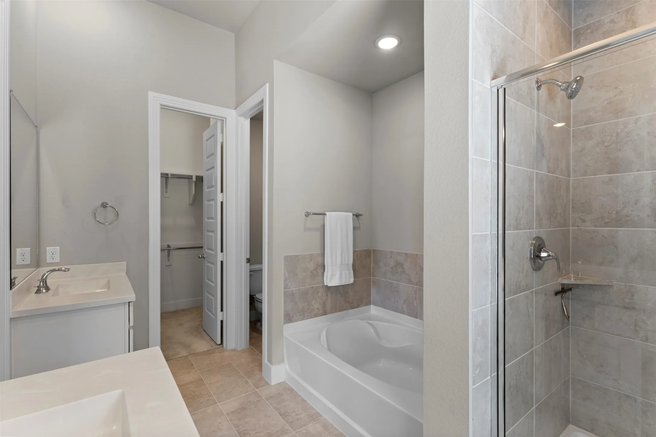 Single Family Residence For Sale in Denton County , 1916 Pelham Drive, Aubrey, Texas 76227, 4 Bedroom, 3 Bathroom, 2 Garage spaces, 1,971 Sqft, built in 2022, mls#21284731, Real Estate Agent in Aubrey, Homes For Sale in Denton county, Homes For Sale in Aubrey, Realtor in Aubrey Texas, Real Estate Brokerage Independent Realty Texas, Luminita Cordes Realtor