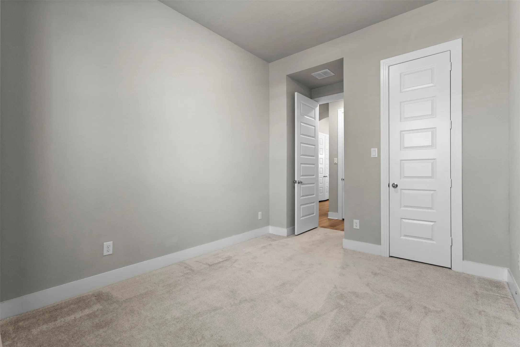 Single Family Residence For Sale in Denton County , 1916 Pelham Drive, Aubrey, Texas 76227, 4 Bedroom, 3 Bathroom, 2 Garage spaces, 1,971 Sqft, built in 2022, mls#21284731, Real Estate Agent in Aubrey, Homes For Sale in Denton county, Homes For Sale in Aubrey, Realtor in Aubrey Texas, Real Estate Brokerage Independent Realty Texas, Luminita Cordes Realtor