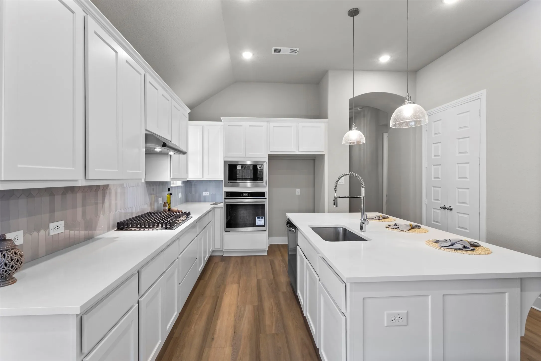 Single Family Residence For Sale in Denton County , 1916 Pelham Drive, Aubrey, Texas 76227, 4 Bedroom, 3 Bathroom, 2 Garage spaces, 1,971 Sqft, built in 2022, mls#21284731, Real Estate Agent in Aubrey, Homes For Sale in Denton county, Homes For Sale in Aubrey, Realtor in Aubrey Texas, Real Estate Brokerage Independent Realty Texas, Luminita Cordes Realtor