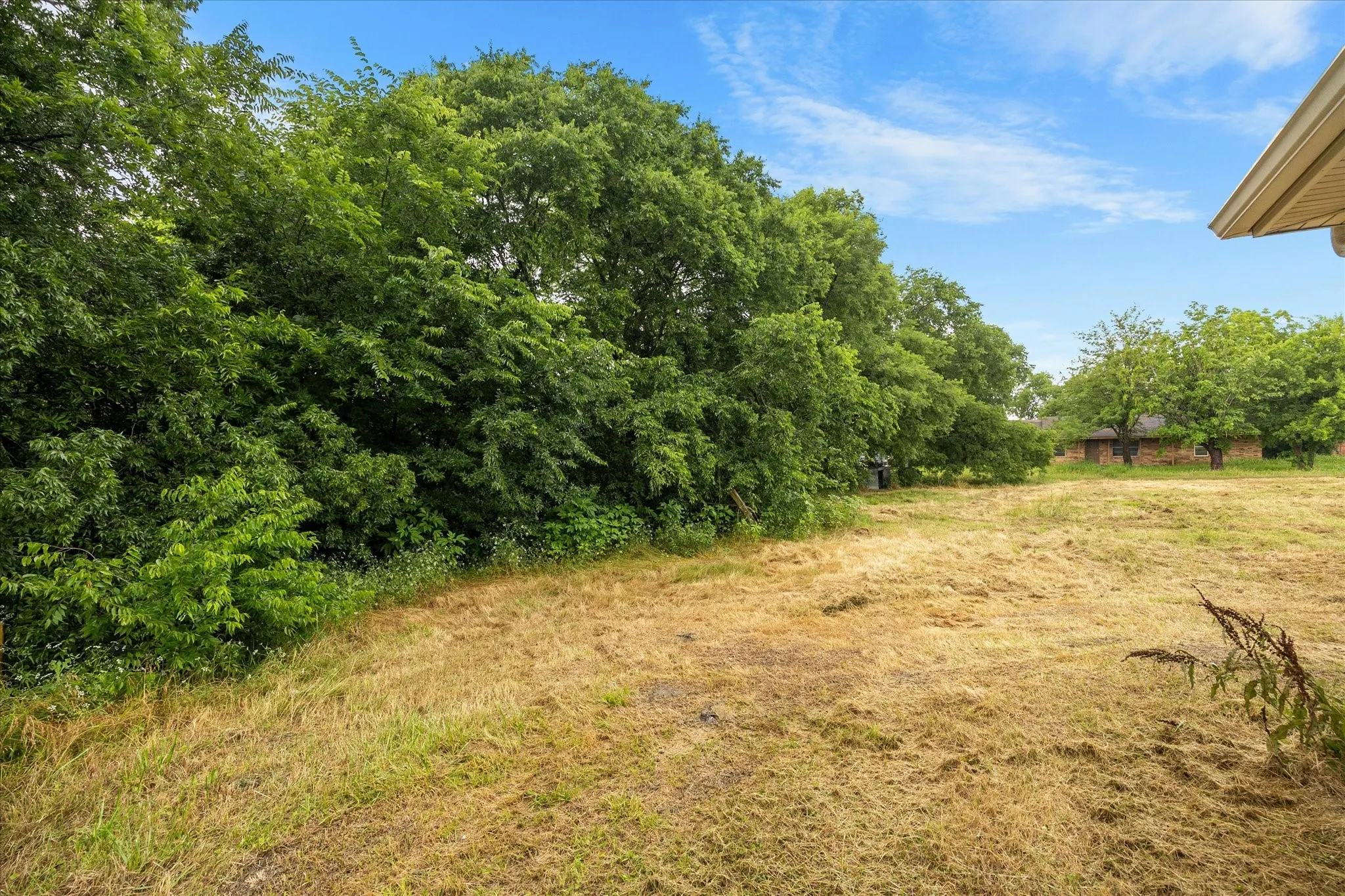 Single Family Residence For Sale in Hunt County , 502 S Elm Street, Celeste, Texas 75423, 3 Bedrooms, 1 Bathroom, Garage spaces, 1,156 Sqft, built in 1970, Price $150,000, mls#21281057, Real Estate Agent in Celeste, Homes For Sale in Hunt county, Homes For Sale in Celeste, Realtor in Celeste Texas, Real Estate Brokerage Independent Realty Texas, Luminita Cordes Realtor