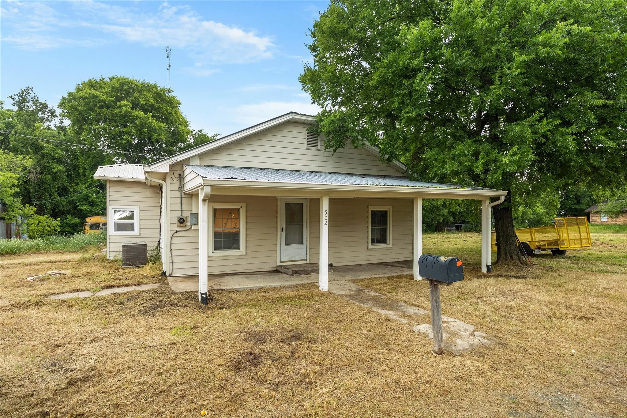 Single Family Residence For Sale in Hunt County , 502 S Elm Street, Celeste, Texas 75423, 3 Bedrooms, 1 Bathroom, Garage spaces, 1,156 Sqft, built in 1970, Price $150,000, mls#21281057, Real Estate Agent in Celeste, Homes For Sale in Hunt county, Homes For Sale in Celeste, Realtor in Celeste Texas, Real Estate Brokerage Independent Realty Texas, Luminita Cordes Realtor