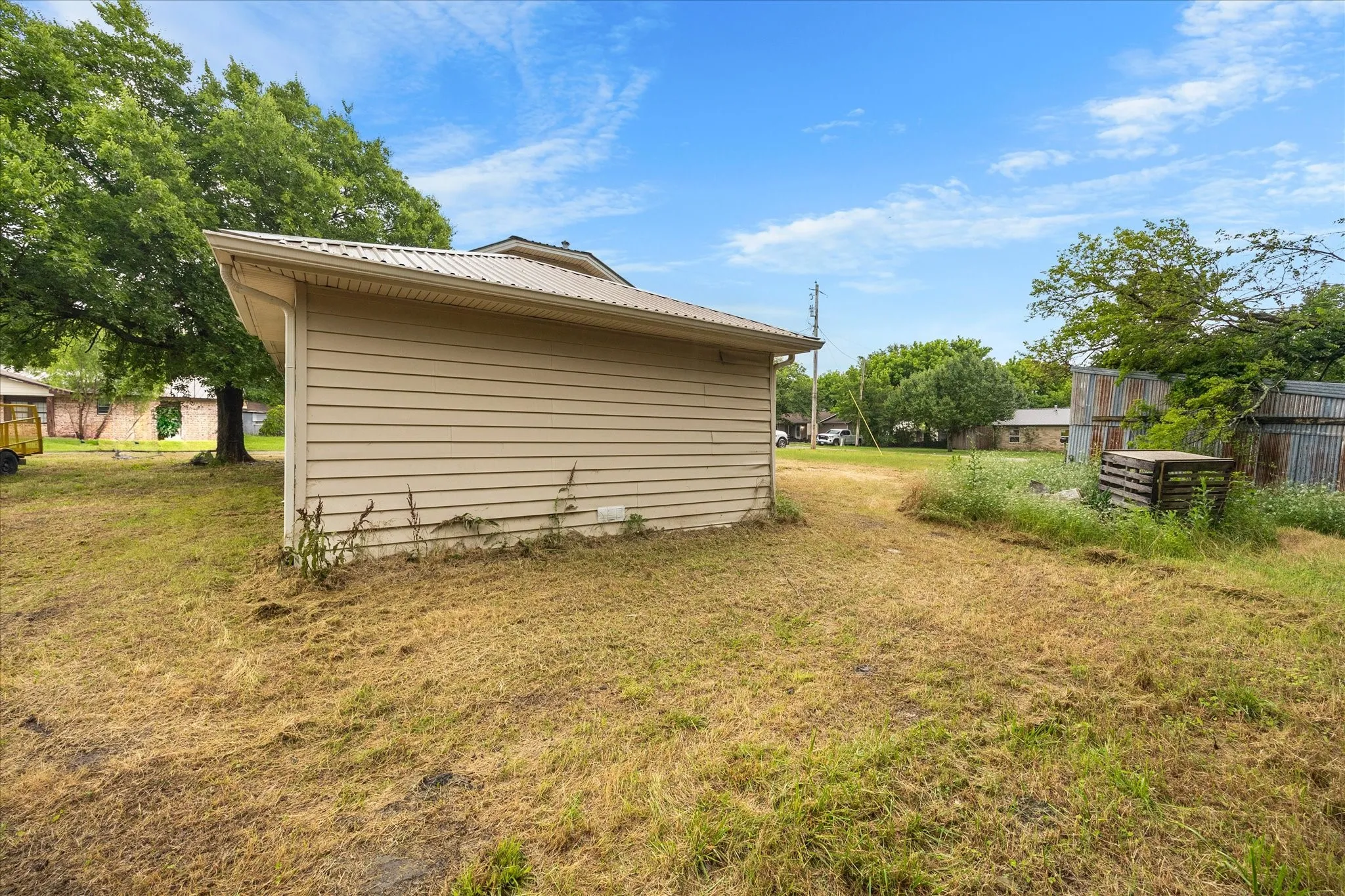 Single Family Residence For Sale in Hunt County , 502 S Elm Street, Celeste, Texas 75423, 3 Bedrooms, 1 Bathroom, Garage spaces, 1,156 Sqft, built in 1970, Price $150,000, mls#21281057, Real Estate Agent in Celeste, Homes For Sale in Hunt county, Homes For Sale in Celeste, Realtor in Celeste Texas, Real Estate Brokerage Independent Realty Texas, Luminita Cordes Realtor
