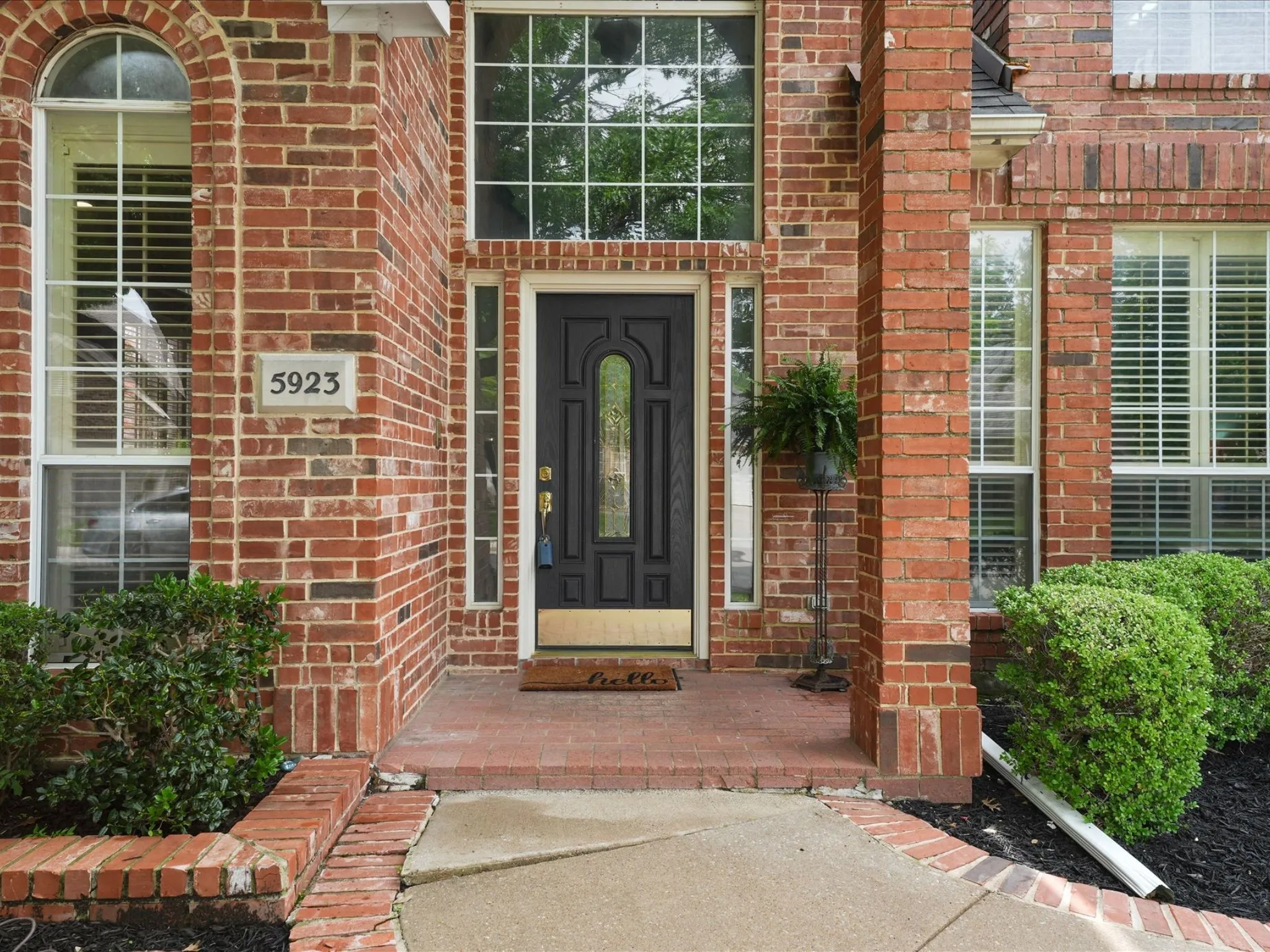 Single Family Residence For Sale in Collin County , 5923 La Cumbre Drive, Mc Kinney, Texas 75072, 5 Bedroom, 3 Bathroom, 2 Garage spaces, 3,075 Sqft, built in 1992, mls#21283921, Real Estate Agent in Mc Kinney, Homes For Sale in Collin county, Homes For Sale in Mc Kinney, Realtor in Mc Kinney Texas, Real Estate Brokerage Independent Realty Texas, Luminita Cordes Realtor