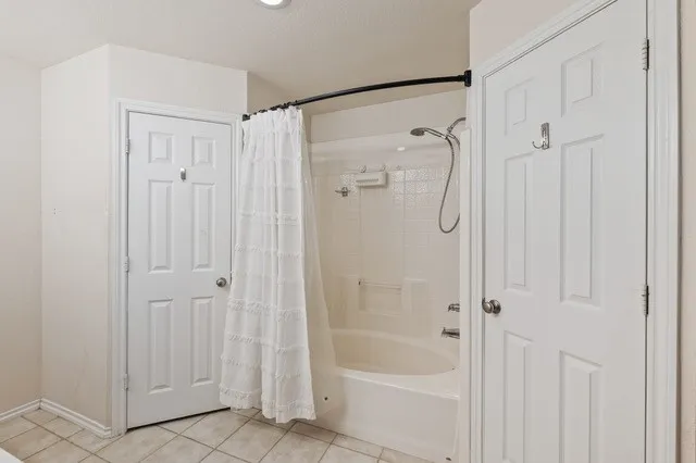 Single Family Residence For Sale in Grayson County , 99 Catamaran Court, Gordonville, Texas 76245, 3 Bedroom, 2 Bathroom, 2 Garage spaces, 1,399 Sqft, built in 2005, mls#21284264, Real Estate Agent in Gordonville, Homes For Sale in Grayson county, Homes For Sale in Gordonville, Realtor in Gordonville Texas, Real Estate Brokerage Independent Realty Texas, Luminita Cordes Realtor