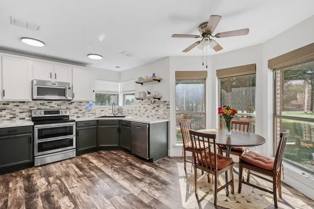 Single Family Residence For Sale in Grayson County , 99 Catamaran Court, Gordonville, Texas 76245, 3 Bedroom, 2 Bathroom, 2 Garage spaces, 1,399 Sqft, built in 2005, mls#21284264, Real Estate Agent in Gordonville, Homes For Sale in Grayson county, Homes For Sale in Gordonville, Realtor in Gordonville Texas, Real Estate Brokerage Independent Realty Texas, Luminita Cordes Realtor