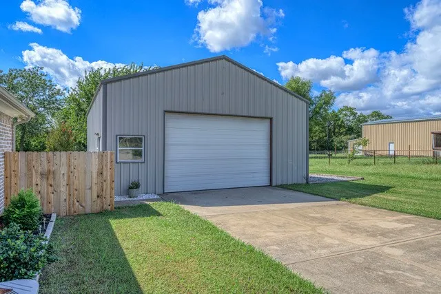 Single Family Residence For Sale in Grayson County , 99 Catamaran Court, Gordonville, Texas 76245, 3 Bedroom, 2 Bathroom, 2 Garage spaces, 1,399 Sqft, built in 2005, mls#21284264, Real Estate Agent in Gordonville, Homes For Sale in Grayson county, Homes For Sale in Gordonville, Realtor in Gordonville Texas, Real Estate Brokerage Independent Realty Texas, Luminita Cordes Realtor