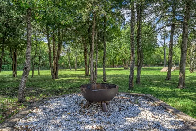 Single Family Residence For Sale in Grayson County , 99 Catamaran Court, Gordonville, Texas 76245, 3 Bedroom, 2 Bathroom, 2 Garage spaces, 1,399 Sqft, built in 2005, mls#21284264, Real Estate Agent in Gordonville, Homes For Sale in Grayson county, Homes For Sale in Gordonville, Realtor in Gordonville Texas, Real Estate Brokerage Independent Realty Texas, Luminita Cordes Realtor