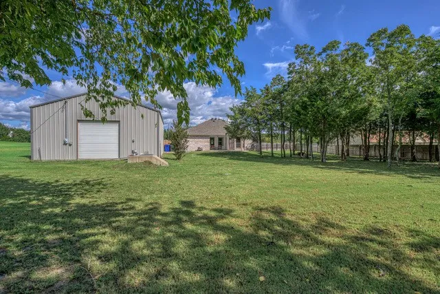 Single Family Residence For Sale in Grayson County , 99 Catamaran Court, Gordonville, Texas 76245, 3 Bedroom, 2 Bathroom, 2 Garage spaces, 1,399 Sqft, built in 2005, mls#21284264, Real Estate Agent in Gordonville, Homes For Sale in Grayson county, Homes For Sale in Gordonville, Realtor in Gordonville Texas, Real Estate Brokerage Independent Realty Texas, Luminita Cordes Realtor