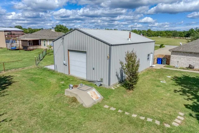 Single Family Residence For Sale in Grayson County , 99 Catamaran Court, Gordonville, Texas 76245, 3 Bedroom, 2 Bathroom, 2 Garage spaces, 1,399 Sqft, built in 2005, mls#21284264, Real Estate Agent in Gordonville, Homes For Sale in Grayson county, Homes For Sale in Gordonville, Realtor in Gordonville Texas, Real Estate Brokerage Independent Realty Texas, Luminita Cordes Realtor