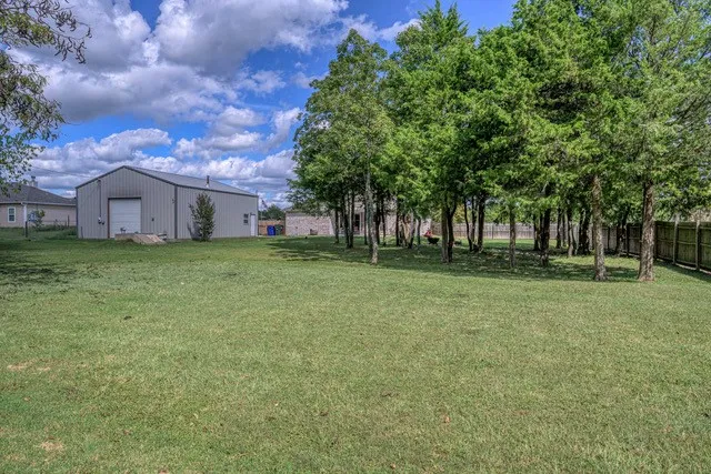 Single Family Residence For Sale in Grayson County , 99 Catamaran Court, Gordonville, Texas 76245, 3 Bedroom, 2 Bathroom, 2 Garage spaces, 1,399 Sqft, built in 2005, mls#21284264, Real Estate Agent in Gordonville, Homes For Sale in Grayson county, Homes For Sale in Gordonville, Realtor in Gordonville Texas, Real Estate Brokerage Independent Realty Texas, Luminita Cordes Realtor