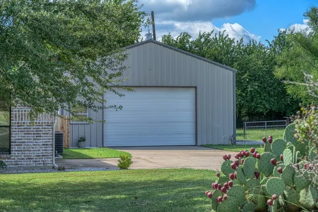 Single Family Residence For Sale in Grayson County , 99 Catamaran Court, Gordonville, Texas 76245, 3 Bedroom, 2 Bathroom, 2 Garage spaces, 1,399 Sqft, built in 2005, mls#21284264, Real Estate Agent in Gordonville, Homes For Sale in Grayson county, Homes For Sale in Gordonville, Realtor in Gordonville Texas, Real Estate Brokerage Independent Realty Texas, Luminita Cordes Realtor