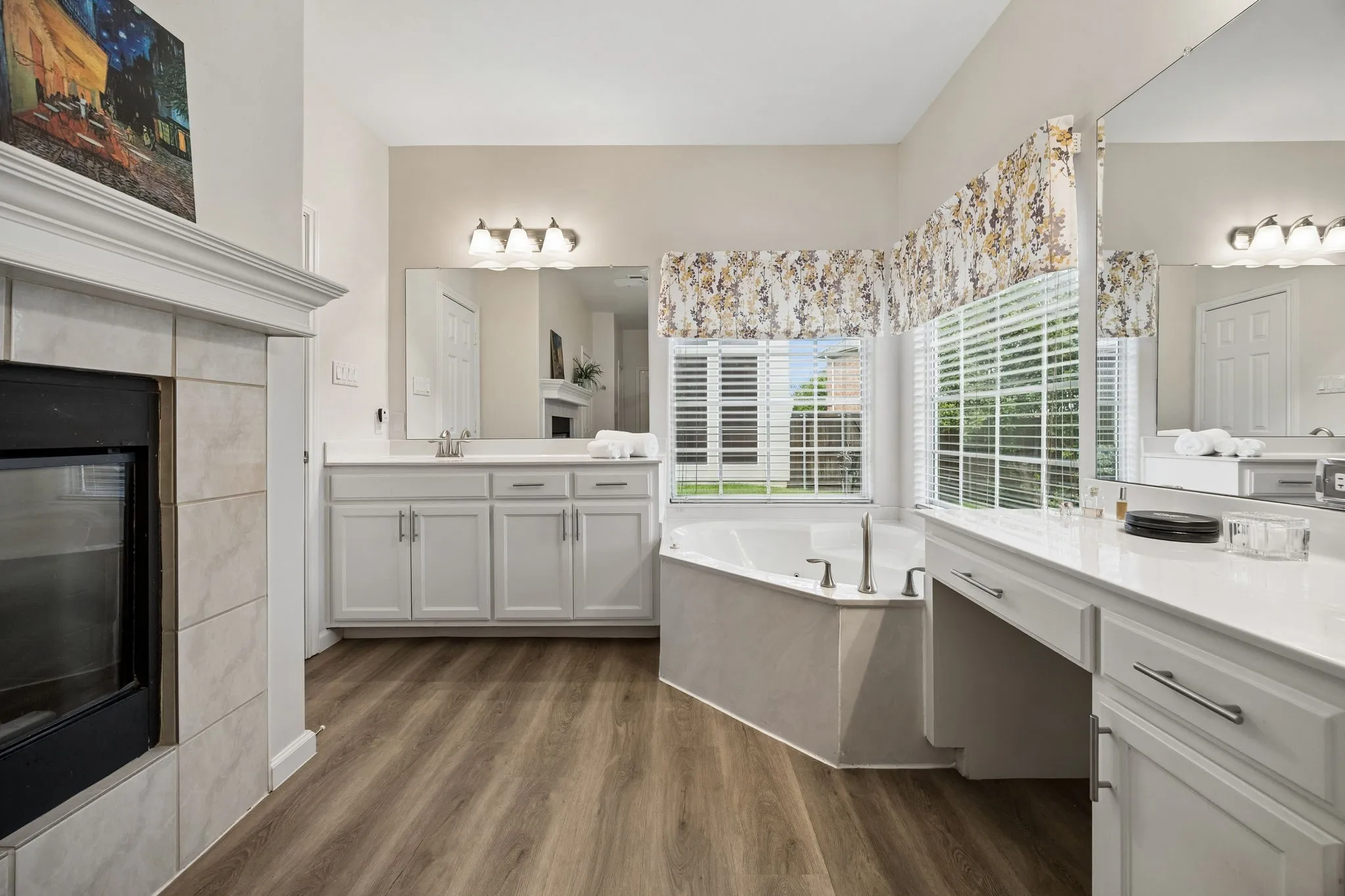 Single Family Residence For Sale in Dallas County , 9705 Valley Lake Court, Irving, Texas 75063, 4 Bedroom, 4 Bathroom, 3 Garage spaces, 2,924 Sqft, built in 1995, mls#21272959, Real Estate Agent in Irving, Homes For Sale in Dallas county, Homes For Sale in Irving, Realtor in Irving Texas, Real Estate Brokerage Independent Realty Texas, Luminita Cordes Realtor