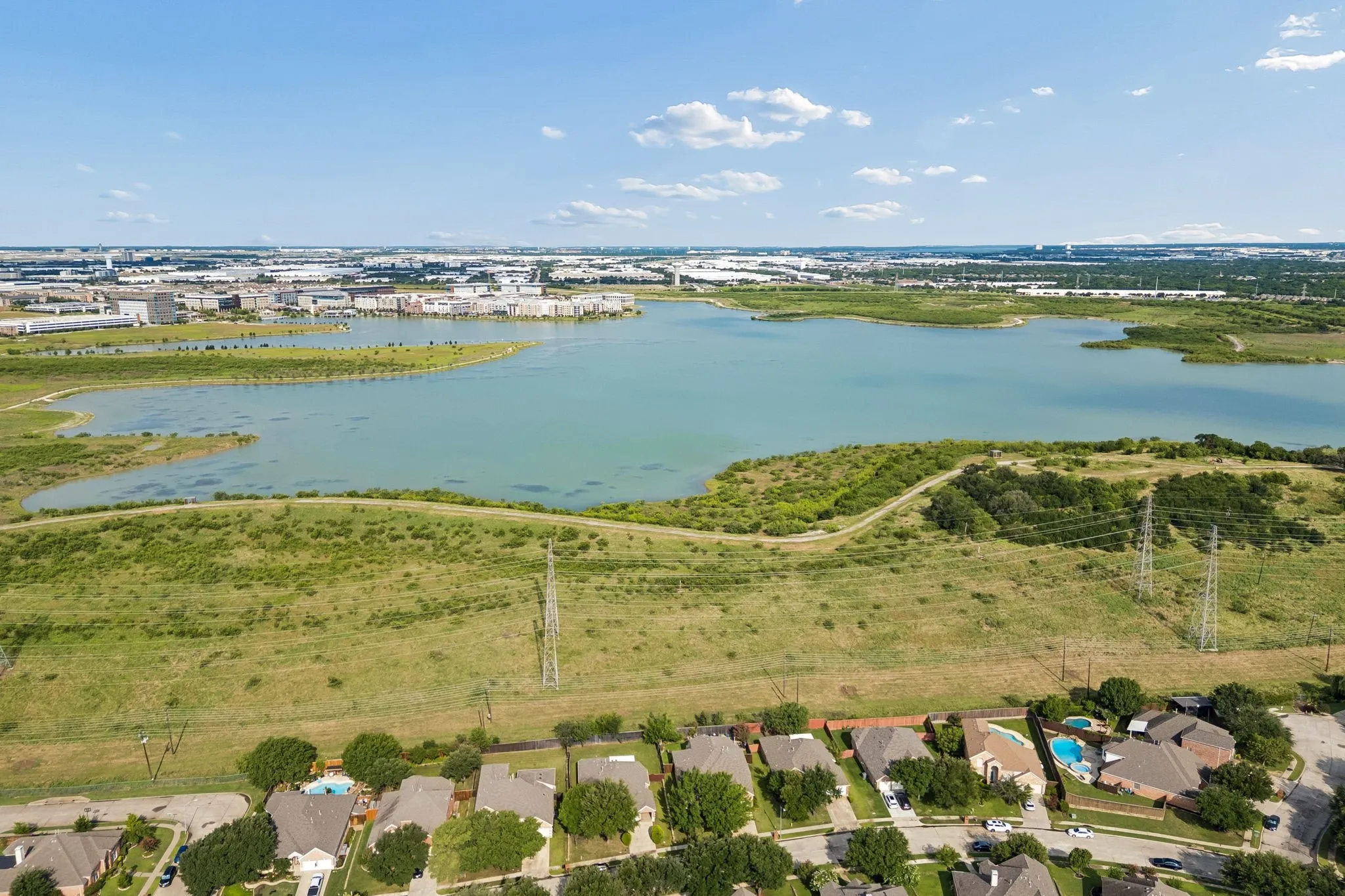 Single Family Residence For Sale in Dallas County , 9705 Valley Lake Court, Irving, Texas 75063, 4 Bedroom, 4 Bathroom, 3 Garage spaces, 2,924 Sqft, built in 1995, mls#21272959, Real Estate Agent in Irving, Homes For Sale in Dallas county, Homes For Sale in Irving, Realtor in Irving Texas, Real Estate Brokerage Independent Realty Texas, Luminita Cordes Realtor
