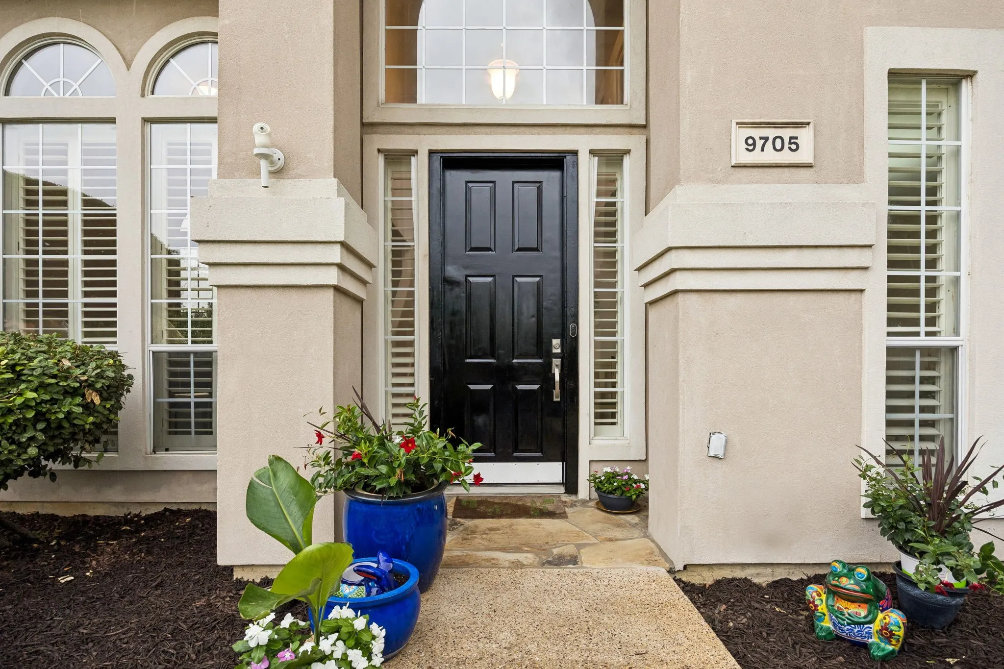 Single Family Residence For Sale in Dallas County , 9705 Valley Lake Court, Irving, Texas 75063, 4 Bedroom, 4 Bathroom, 3 Garage spaces, 2,924 Sqft, built in 1995, mls#21272959, Real Estate Agent in Irving, Homes For Sale in Dallas county, Homes For Sale in Irving, Realtor in Irving Texas, Real Estate Brokerage Independent Realty Texas, Luminita Cordes Realtor