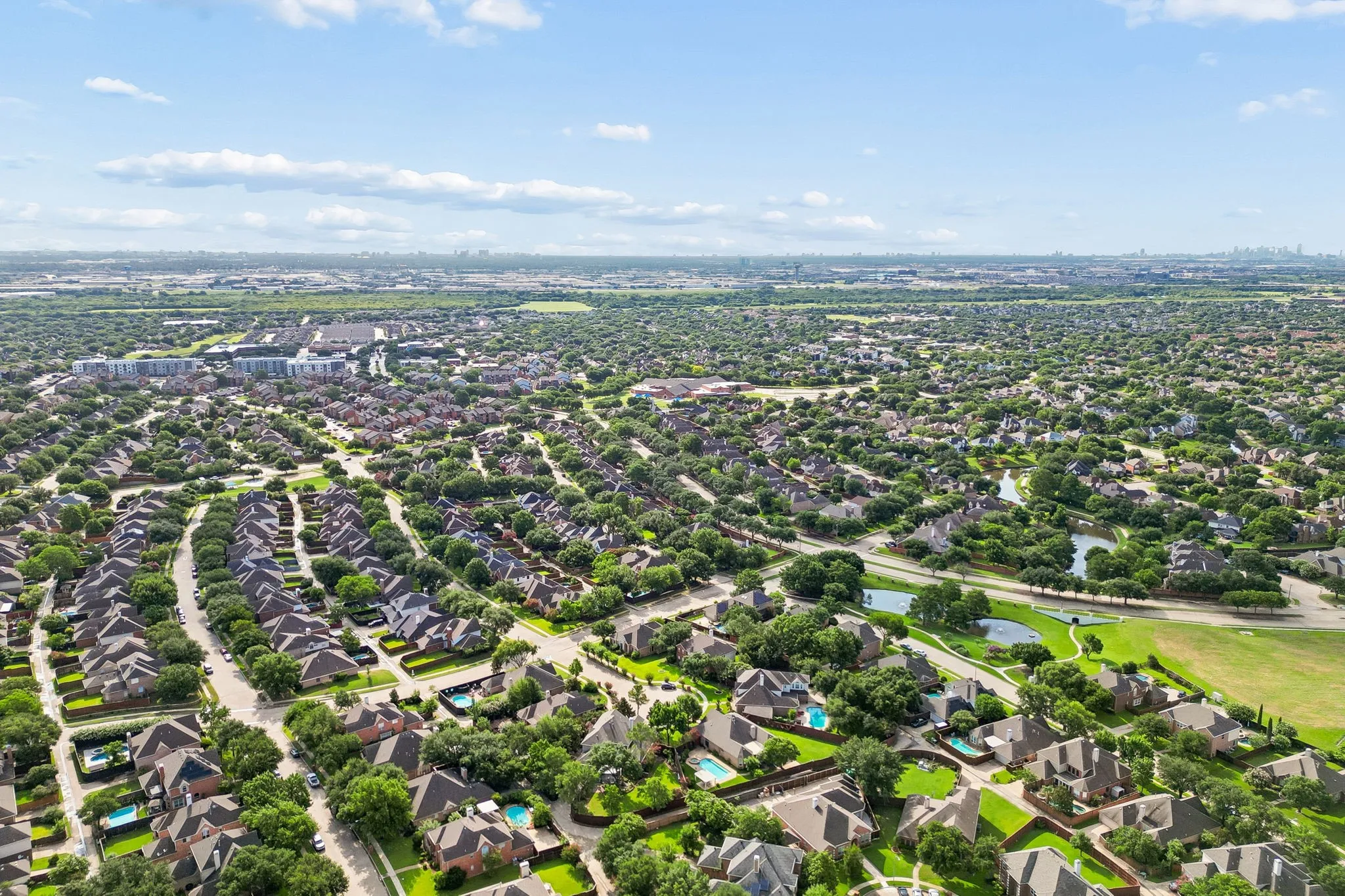 Single Family Residence For Sale in Dallas County , 9705 Valley Lake Court, Irving, Texas 75063, 4 Bedroom, 4 Bathroom, 3 Garage spaces, 2,924 Sqft, built in 1995, mls#21272959, Real Estate Agent in Irving, Homes For Sale in Dallas county, Homes For Sale in Irving, Realtor in Irving Texas, Real Estate Brokerage Independent Realty Texas, Luminita Cordes Realtor