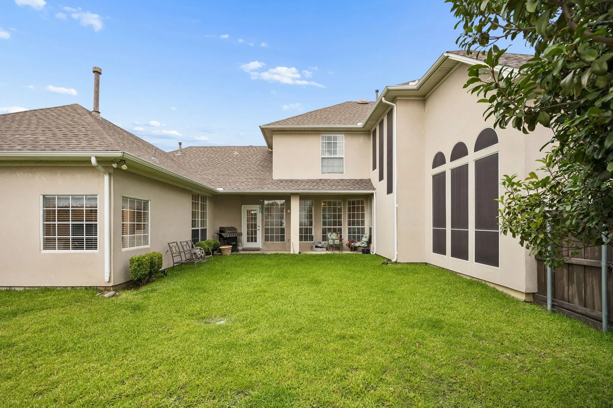 Single Family Residence For Sale in Dallas County , 9705 Valley Lake Court, Irving, Texas 75063, 4 Bedroom, 4 Bathroom, 3 Garage spaces, 2,924 Sqft, built in 1995, mls#21272959, Real Estate Agent in Irving, Homes For Sale in Dallas county, Homes For Sale in Irving, Realtor in Irving Texas, Real Estate Brokerage Independent Realty Texas, Luminita Cordes Realtor