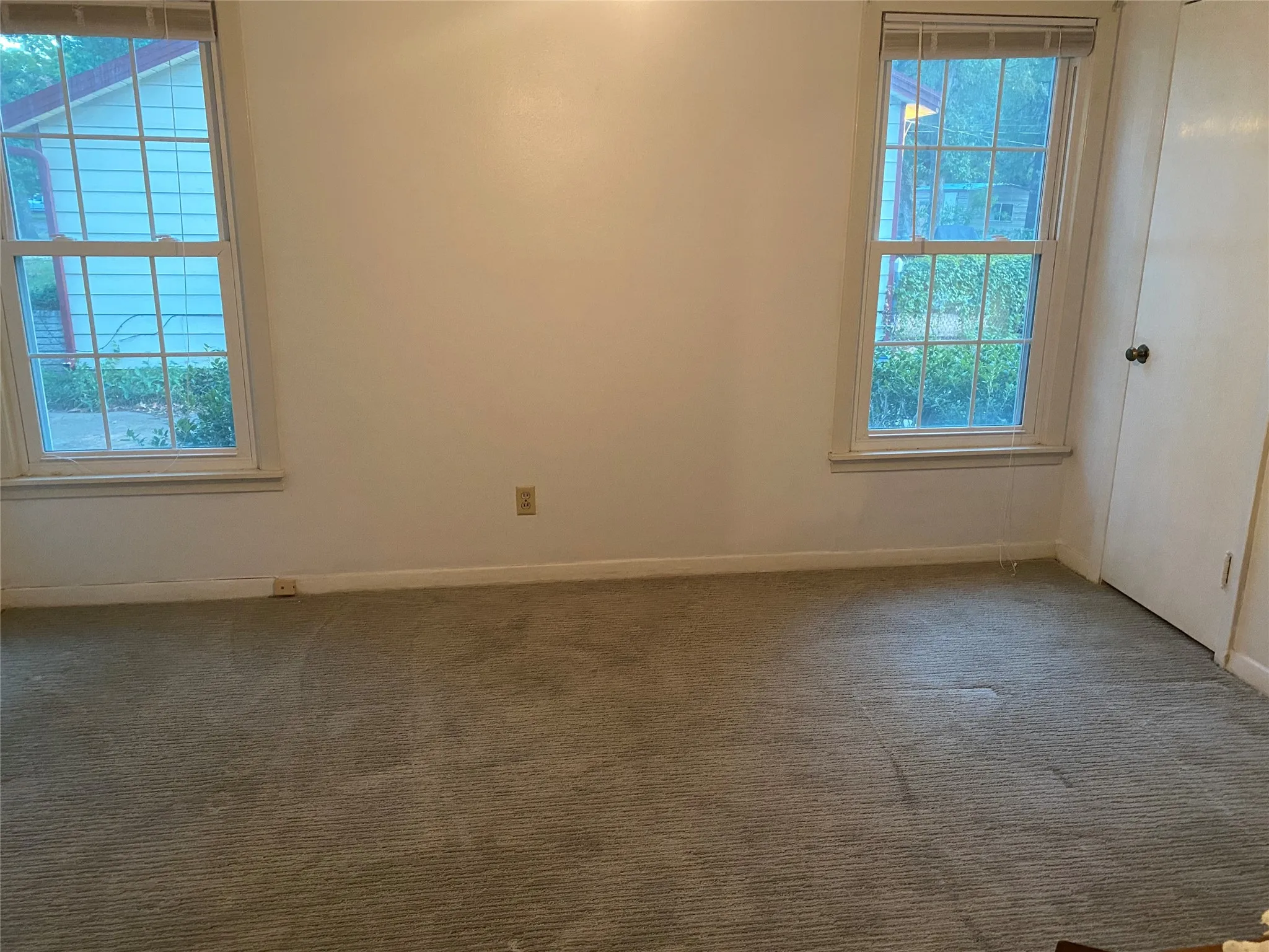 Single Family Residence For Rent in Tarrant County , 623 Club Oak Drive, River Oaks, Texas 76114, 3 Bedrooms, 2 Bathrooms, 1 Garage spaces, 1,874 Sqft, built in 1950, Price $2,250, mls#21284773, Real Estate Agent in River Oaks, Homes For Rent in Tarrant county, Homes For Rent in River Oaks, Realtor in River Oaks Texas, Real Estate Brokerage Independent Realty Texas, Luminita Cordes Realtor