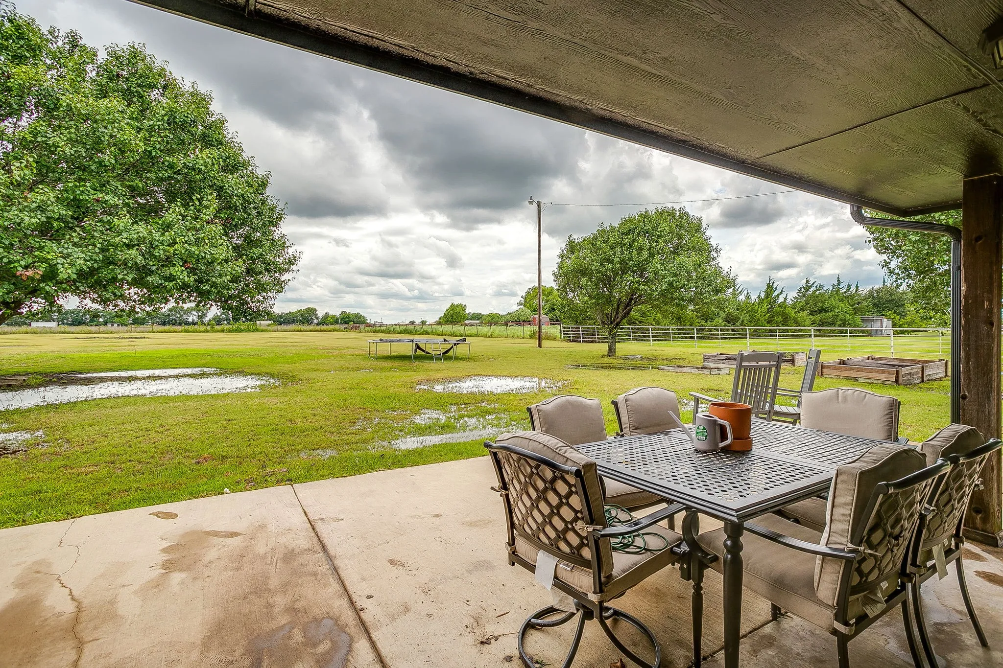 Single Family Residence For Sale in Ellis County , 1050 Hampel Road, Palmer, Texas 75152, 4 Bedroom, 2 Bathroom, 2 Garage spaces, 2,431 Sqft, built in 1998, mls#21284768, Real Estate Agent in Palmer, Homes For Sale in Ellis county, Homes For Sale in Palmer, Realtor in Palmer Texas, Real Estate Brokerage Independent Realty Texas, Luminita Cordes Realtor