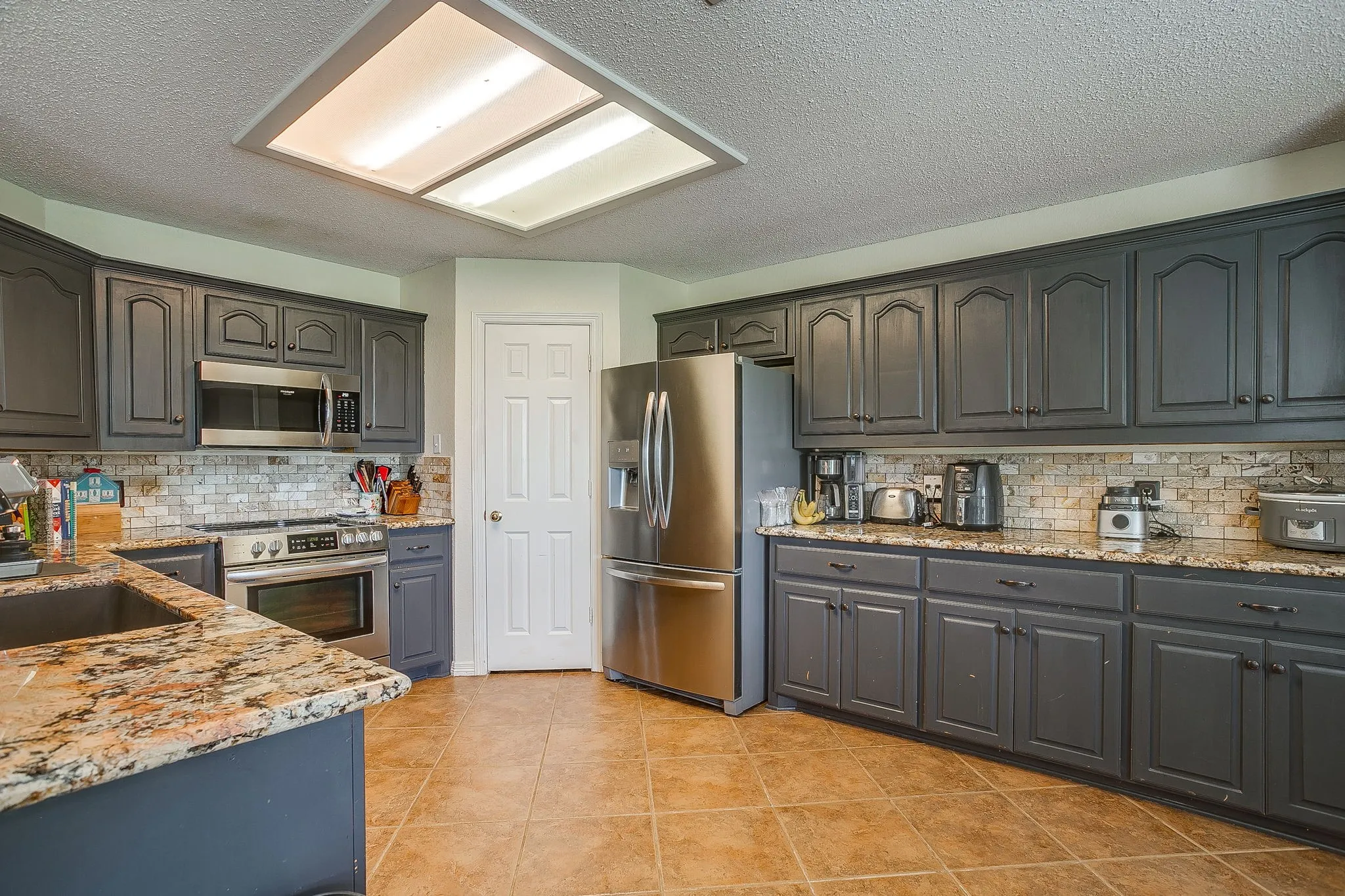 Single Family Residence For Sale in Ellis County , 1050 Hampel Road, Palmer, Texas 75152, 4 Bedroom, 2 Bathroom, 2 Garage spaces, 2,431 Sqft, built in 1998, mls#21284768, Real Estate Agent in Palmer, Homes For Sale in Ellis county, Homes For Sale in Palmer, Realtor in Palmer Texas, Real Estate Brokerage Independent Realty Texas, Luminita Cordes Realtor