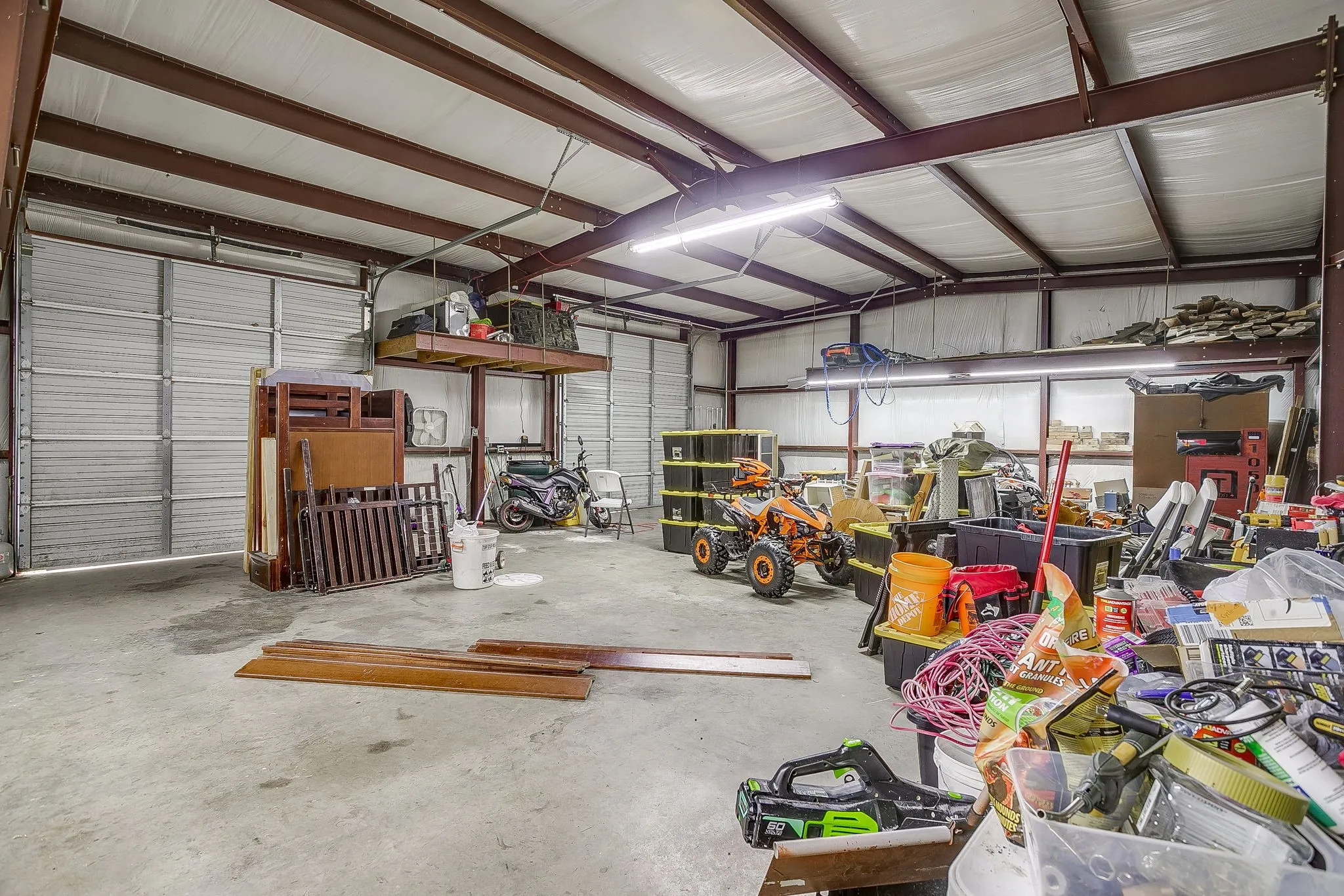 Single Family Residence For Sale in Ellis County , 1050 Hampel Road, Palmer, Texas 75152, 4 Bedroom, 2 Bathroom, 2 Garage spaces, 2,431 Sqft, built in 1998, mls#21284768, Real Estate Agent in Palmer, Homes For Sale in Ellis county, Homes For Sale in Palmer, Realtor in Palmer Texas, Real Estate Brokerage Independent Realty Texas, Luminita Cordes Realtor