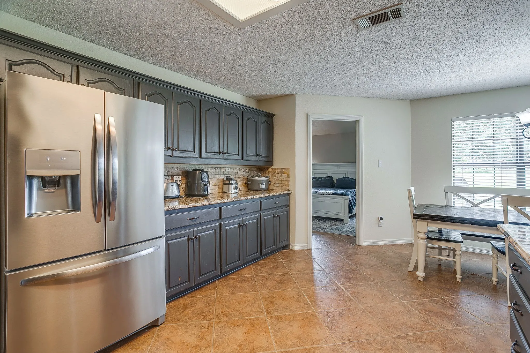 Single Family Residence For Sale in Ellis County , 1050 Hampel Road, Palmer, Texas 75152, 4 Bedroom, 2 Bathroom, 2 Garage spaces, 2,431 Sqft, built in 1998, mls#21284768, Real Estate Agent in Palmer, Homes For Sale in Ellis county, Homes For Sale in Palmer, Realtor in Palmer Texas, Real Estate Brokerage Independent Realty Texas, Luminita Cordes Realtor