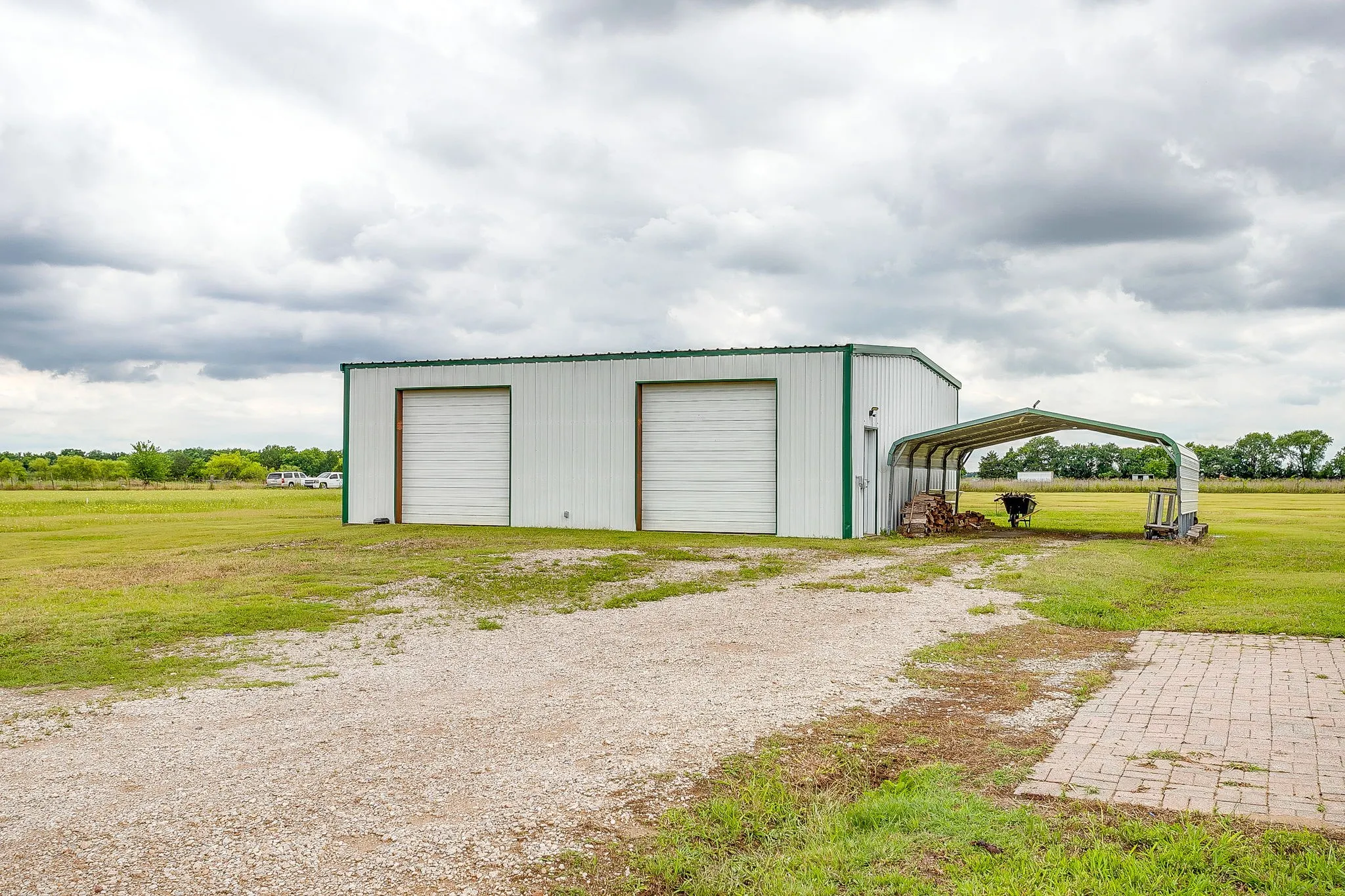 Single Family Residence For Sale in Ellis County , 1050 Hampel Road, Palmer, Texas 75152, 4 Bedroom, 2 Bathroom, 2 Garage spaces, 2,431 Sqft, built in 1998, mls#21284768, Real Estate Agent in Palmer, Homes For Sale in Ellis county, Homes For Sale in Palmer, Realtor in Palmer Texas, Real Estate Brokerage Independent Realty Texas, Luminita Cordes Realtor