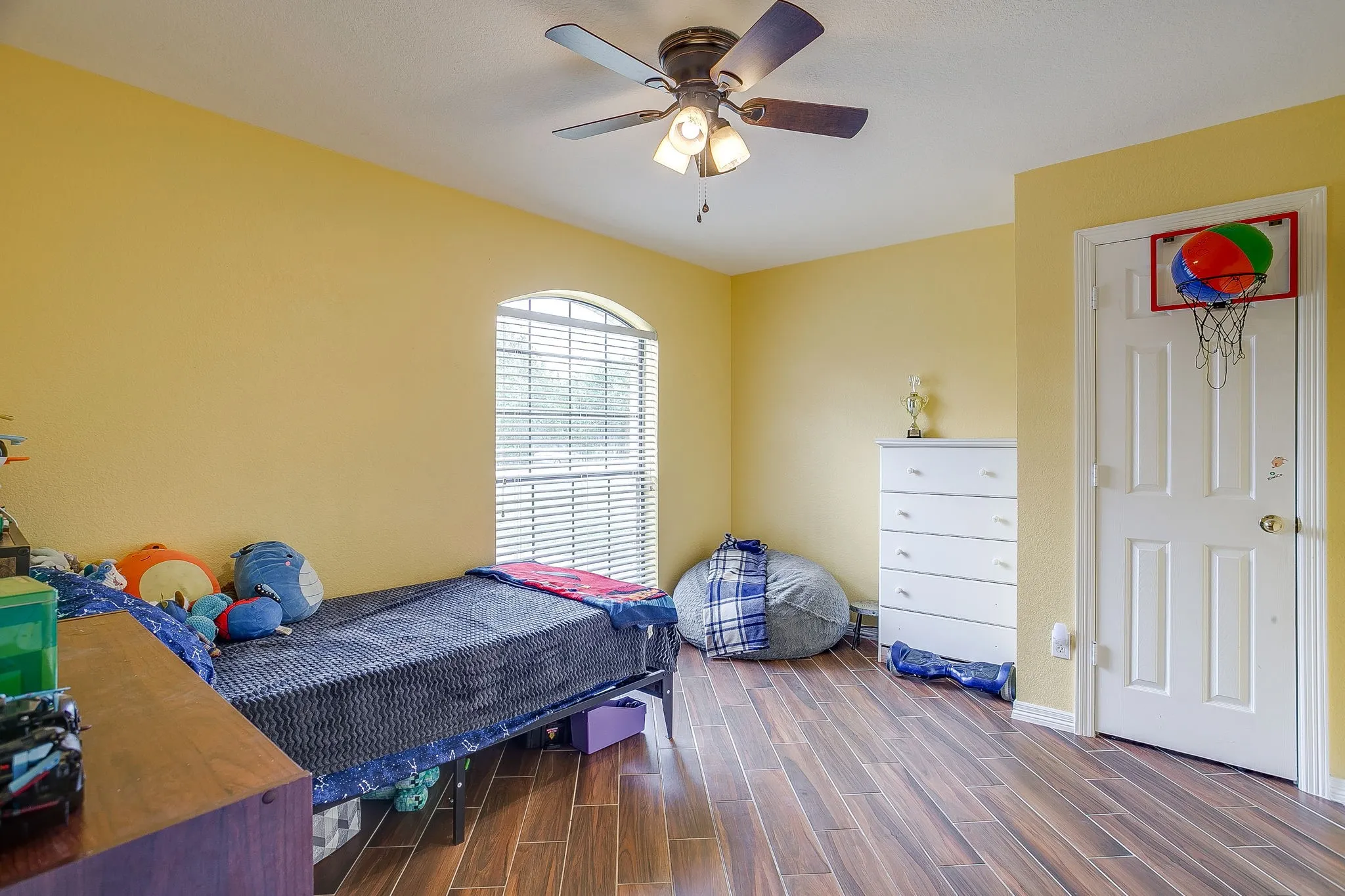 Single Family Residence For Sale in Ellis County , 1050 Hampel Road, Palmer, Texas 75152, 4 Bedroom, 2 Bathroom, 2 Garage spaces, 2,431 Sqft, built in 1998, mls#21284768, Real Estate Agent in Palmer, Homes For Sale in Ellis county, Homes For Sale in Palmer, Realtor in Palmer Texas, Real Estate Brokerage Independent Realty Texas, Luminita Cordes Realtor