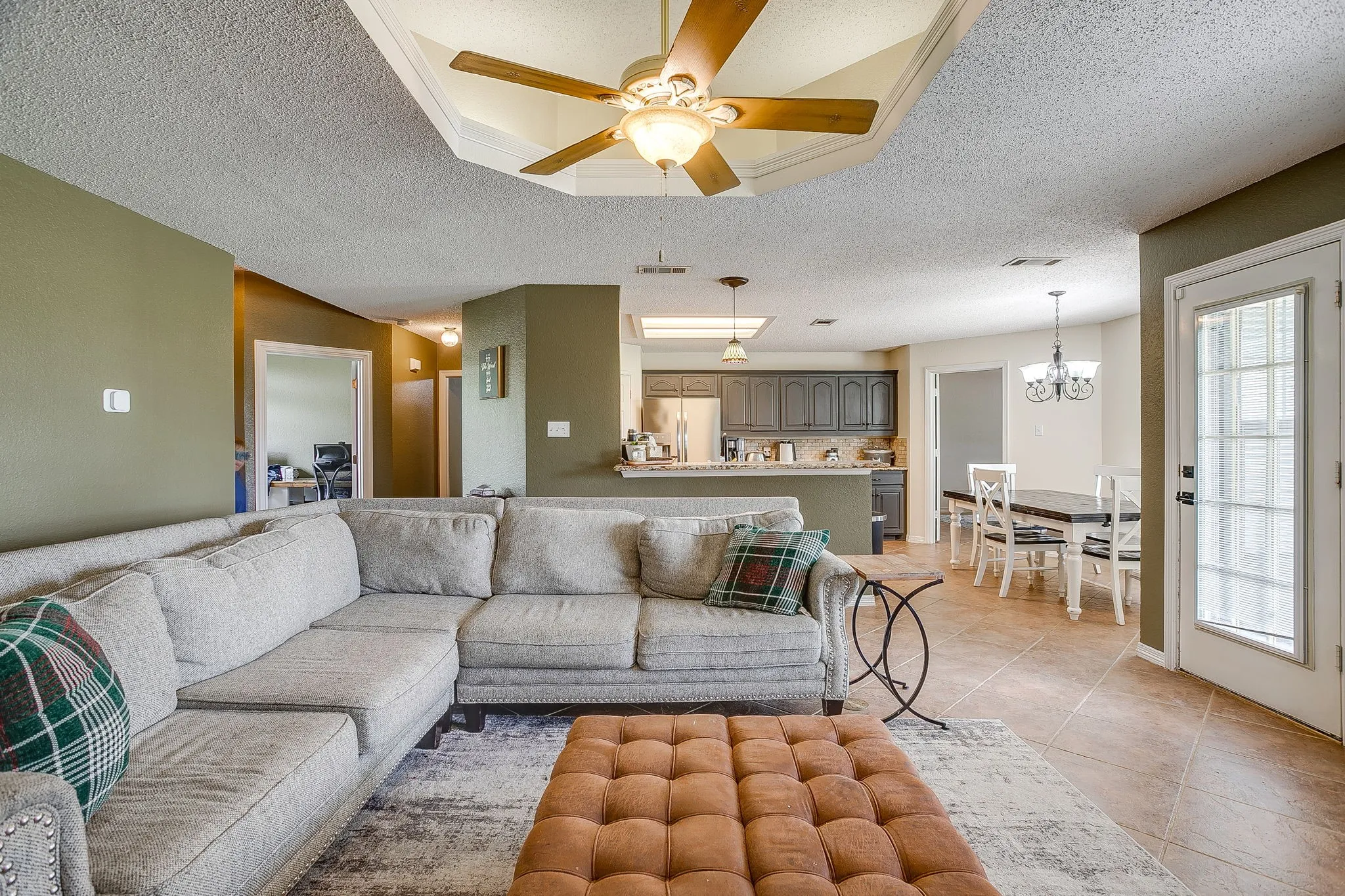 Single Family Residence For Sale in Ellis County , 1050 Hampel Road, Palmer, Texas 75152, 4 Bedroom, 2 Bathroom, 2 Garage spaces, 2,431 Sqft, built in 1998, mls#21284768, Real Estate Agent in Palmer, Homes For Sale in Ellis county, Homes For Sale in Palmer, Realtor in Palmer Texas, Real Estate Brokerage Independent Realty Texas, Luminita Cordes Realtor