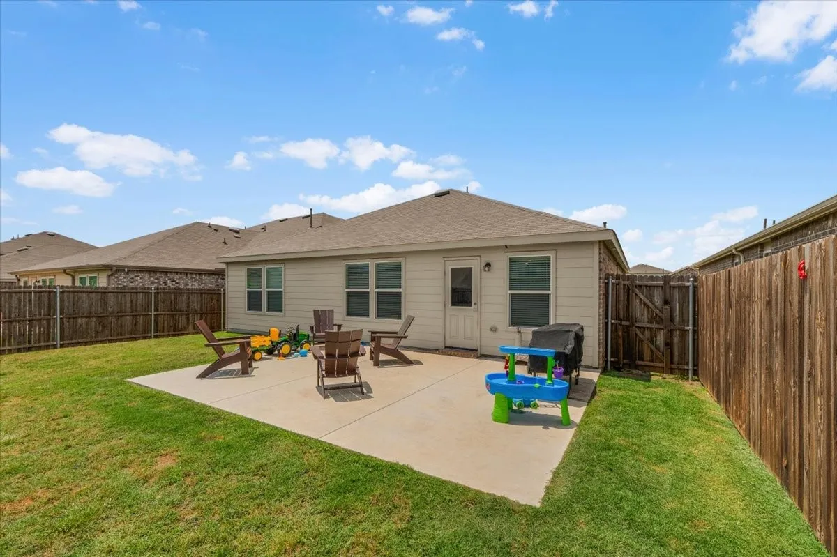Single Family Residence For Sale in Denton County , 16016 Wanderer Lane, Haslet, Texas 76052, 3 Bedroom, 2 Bathroom, 2 Garage spaces, 1,427 Sqft, built in 2022, mls#21279736, Real Estate Agent in Haslet, Homes For Sale in Denton county, Homes For Sale in Haslet, Realtor in Haslet Texas, Real Estate Brokerage Independent Realty Texas, Luminita Cordes Realtor