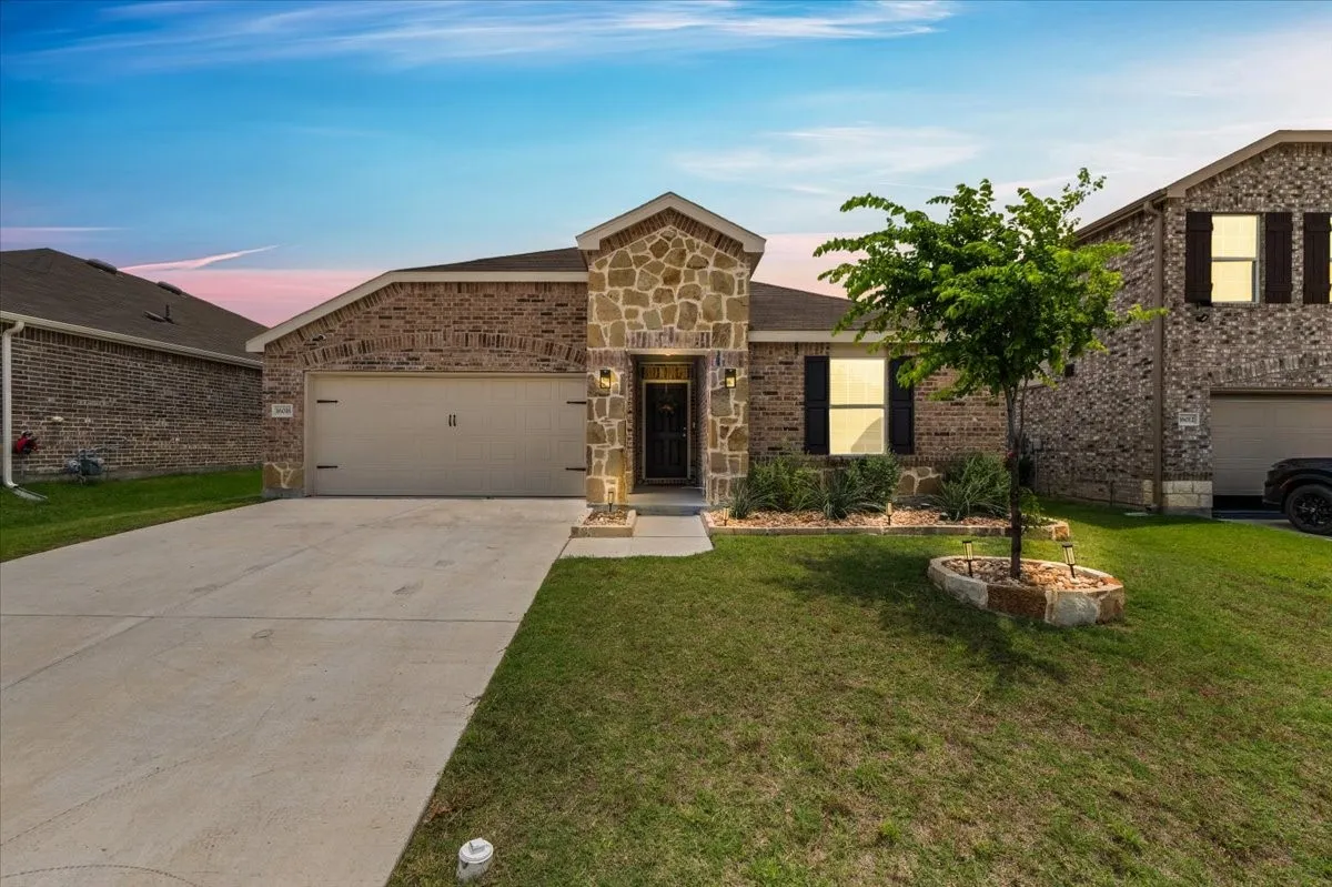 Single Family Residence For Sale in Denton County , 16016 Wanderer Lane, Haslet, Texas 76052, 3 Bedroom, 2 Bathroom, 2 Garage spaces, 1,427 Sqft, built in 2022, mls#21279736, Real Estate Agent in Haslet, Homes For Sale in Denton county, Homes For Sale in Haslet, Realtor in Haslet Texas, Real Estate Brokerage Independent Realty Texas, Luminita Cordes Realtor