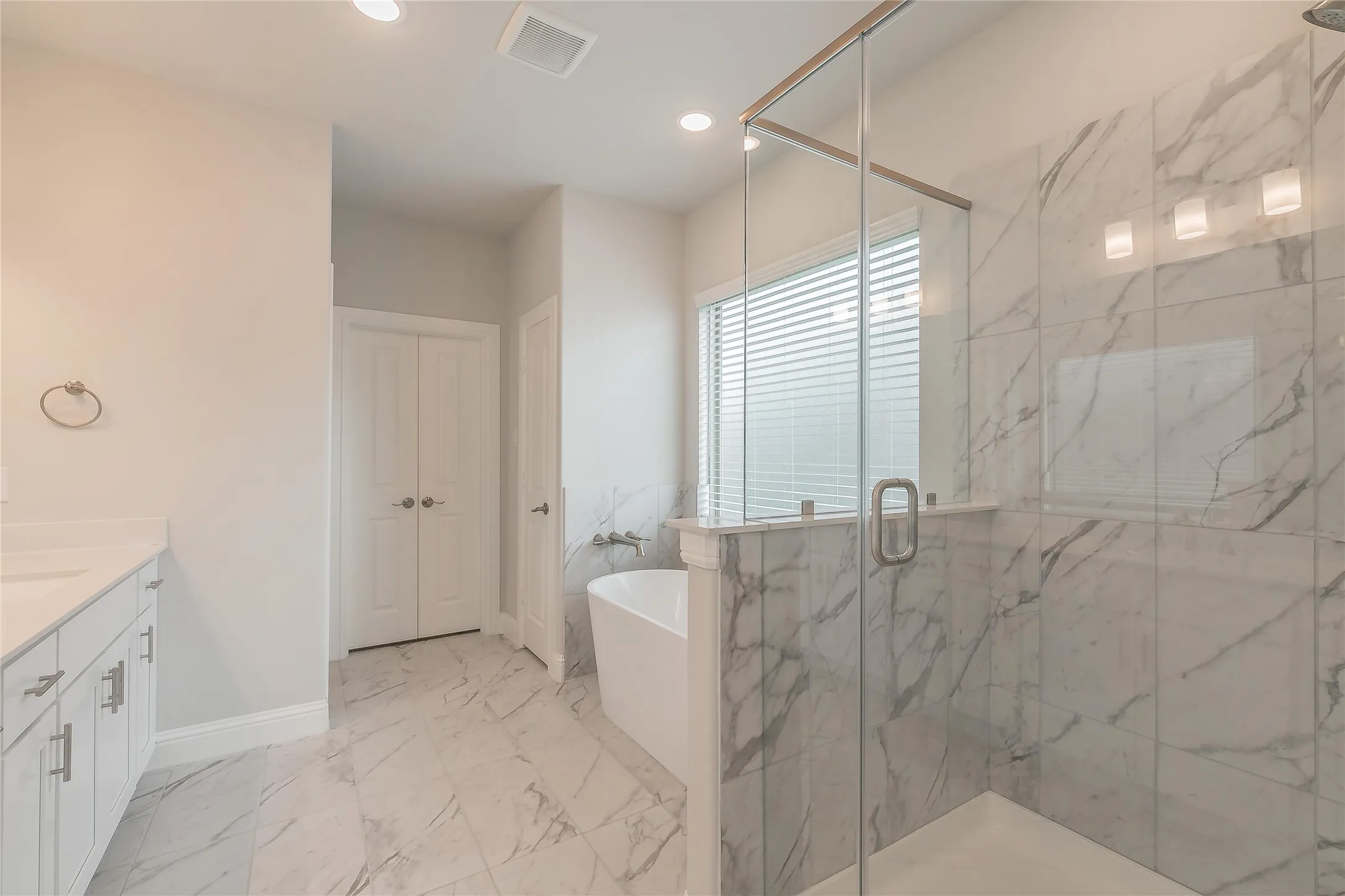 Single Family Residence For Rent in Parker County , 232 Gardenia Drive, Azle, Texas 76020, 4 Bedroom, 3 Bathroom, 2 Garage spaces, 2,029 Sqft, built in 2023, mls#21284778, Real Estate Agent in Azle, Homes For Rent in Parker county, Homes For Rent in Azle, Realtor in Azle Texas, Real Estate Brokerage Independent Realty Texas, Luminita Cordes Realtor
