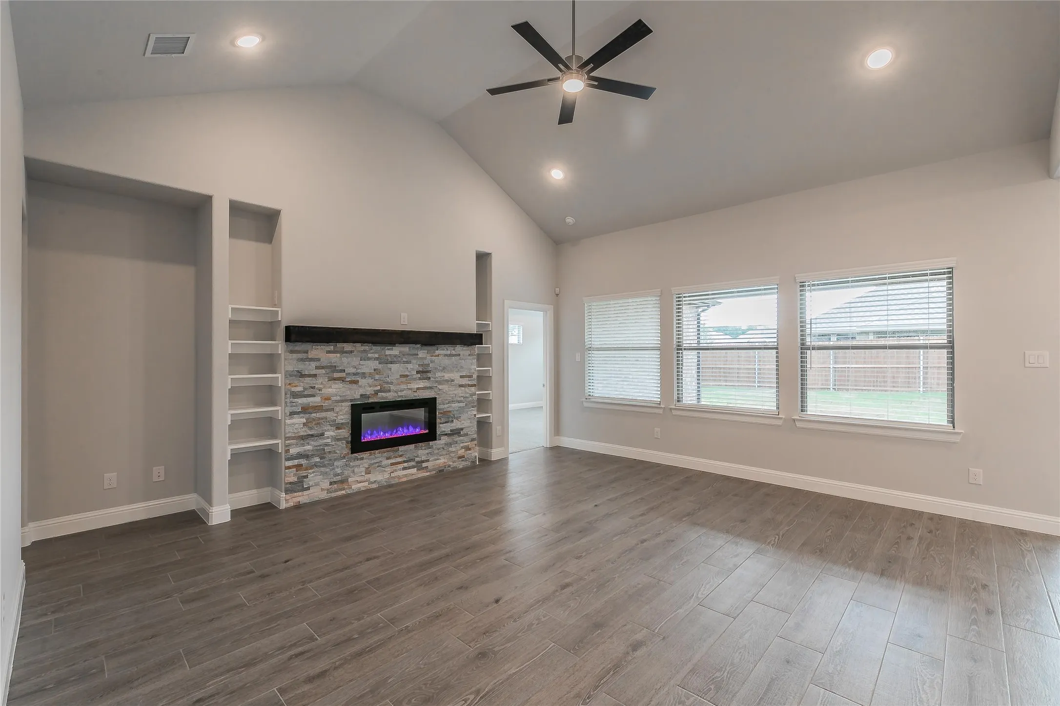 Single Family Residence For Rent in Parker County , 232 Gardenia Drive, Azle, Texas 76020, 4 Bedroom, 3 Bathroom, 2 Garage spaces, 2,029 Sqft, built in 2023, mls#21284778, Real Estate Agent in Azle, Homes For Rent in Parker county, Homes For Rent in Azle, Realtor in Azle Texas, Real Estate Brokerage Independent Realty Texas, Luminita Cordes Realtor
