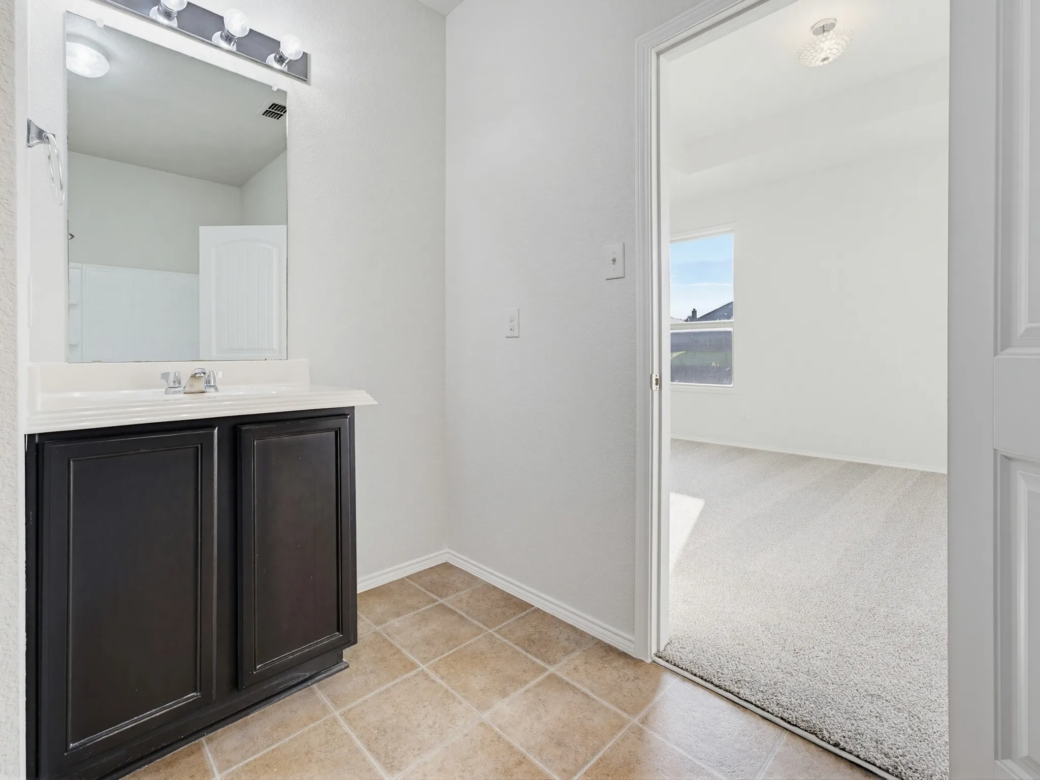 Single Family Residence For Sale in Tarrant County , 4221 Aldridge Lane, Fort Worth, Texas 76036, 4 Bedroom, 2 Bathroom, 2 Garage spaces, 1,875 Sqft, built in 2016, mls#21284779, Real Estate Agent in Fort Worth, Homes For Sale in Tarrant county, Homes For Sale in Fort Worth, Realtor in Fort Worth Texas, Real Estate Brokerage Independent Realty Texas, Luminita Cordes Realtor