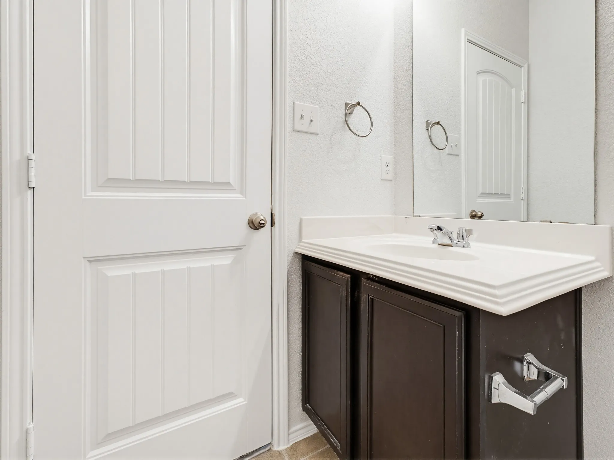 Single Family Residence For Sale in Tarrant County , 4221 Aldridge Lane, Fort Worth, Texas 76036, 4 Bedroom, 2 Bathroom, 2 Garage spaces, 1,875 Sqft, built in 2016, mls#21284779, Real Estate Agent in Fort Worth, Homes For Sale in Tarrant county, Homes For Sale in Fort Worth, Realtor in Fort Worth Texas, Real Estate Brokerage Independent Realty Texas, Luminita Cordes Realtor