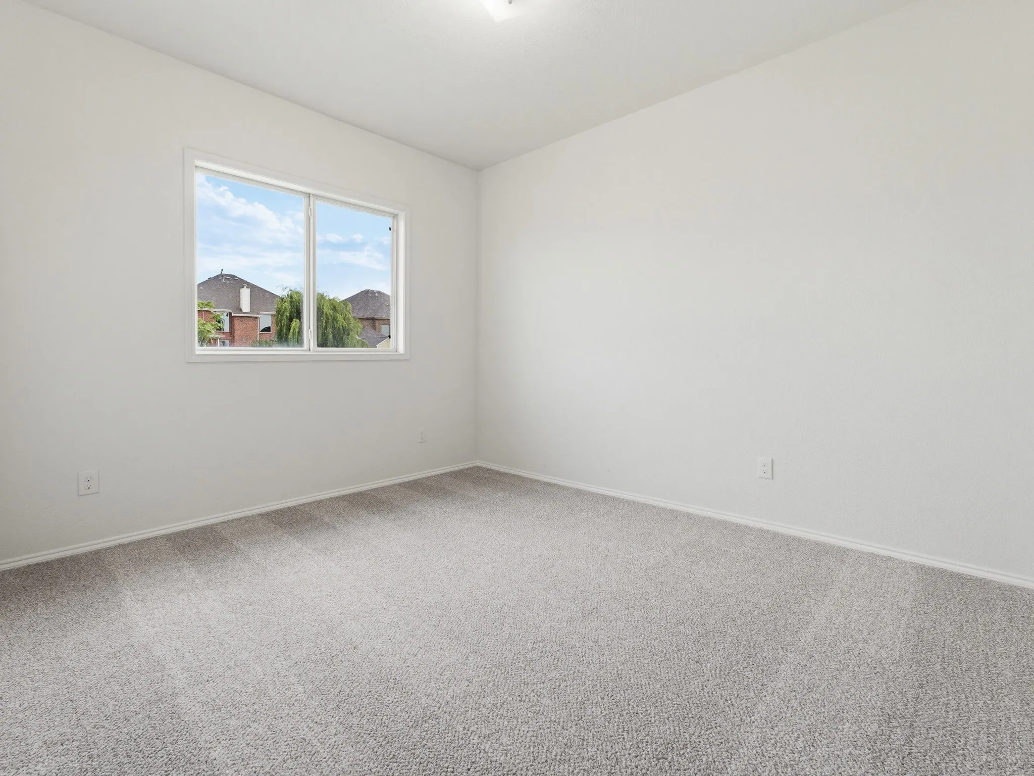 Single Family Residence For Sale in Tarrant County , 4221 Aldridge Lane, Fort Worth, Texas 76036, 4 Bedroom, 2 Bathroom, 2 Garage spaces, 1,875 Sqft, built in 2016, mls#21284779, Real Estate Agent in Fort Worth, Homes For Sale in Tarrant county, Homes For Sale in Fort Worth, Realtor in Fort Worth Texas, Real Estate Brokerage Independent Realty Texas, Luminita Cordes Realtor