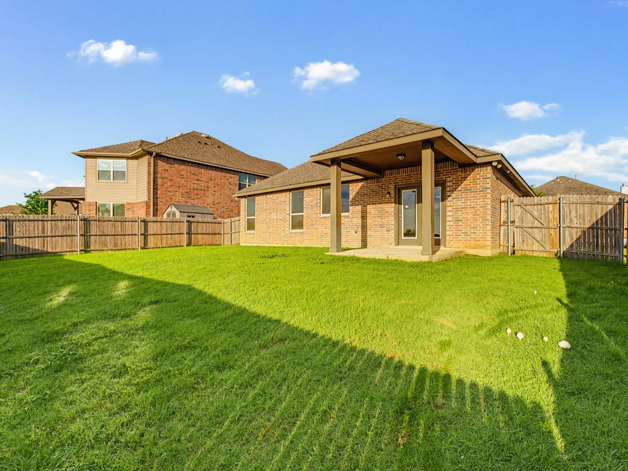 Single Family Residence For Sale in Tarrant County , 4221 Aldridge Lane, Fort Worth, Texas 76036, 4 Bedroom, 2 Bathroom, 2 Garage spaces, 1,875 Sqft, built in 2016, mls#21284779, Real Estate Agent in Fort Worth, Homes For Sale in Tarrant county, Homes For Sale in Fort Worth, Realtor in Fort Worth Texas, Real Estate Brokerage Independent Realty Texas, Luminita Cordes Realtor