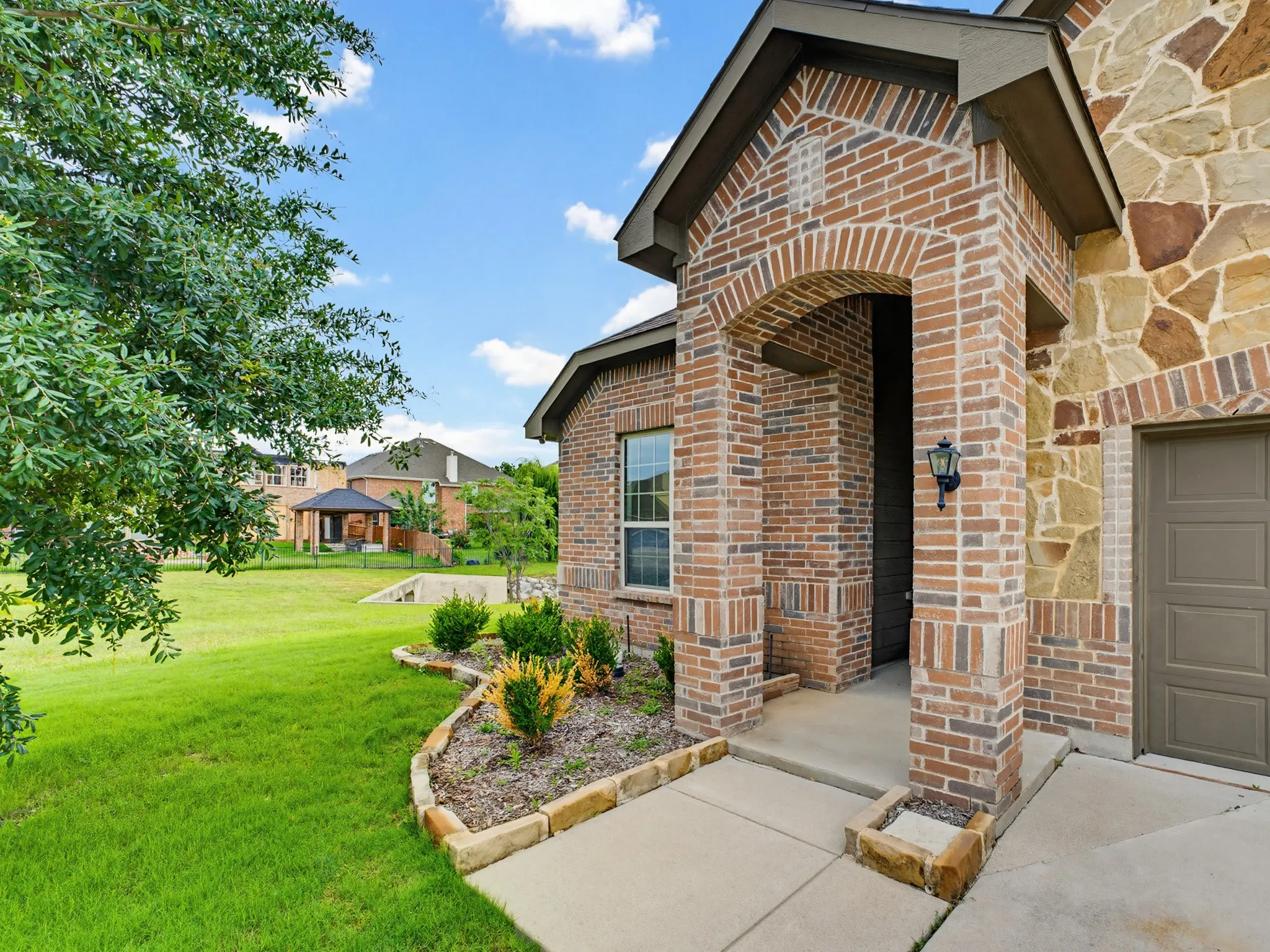 Single Family Residence For Sale in Tarrant County , 4221 Aldridge Lane, Fort Worth, Texas 76036, 4 Bedroom, 2 Bathroom, 2 Garage spaces, 1,875 Sqft, built in 2016, mls#21284779, Real Estate Agent in Fort Worth, Homes For Sale in Tarrant county, Homes For Sale in Fort Worth, Realtor in Fort Worth Texas, Real Estate Brokerage Independent Realty Texas, Luminita Cordes Realtor