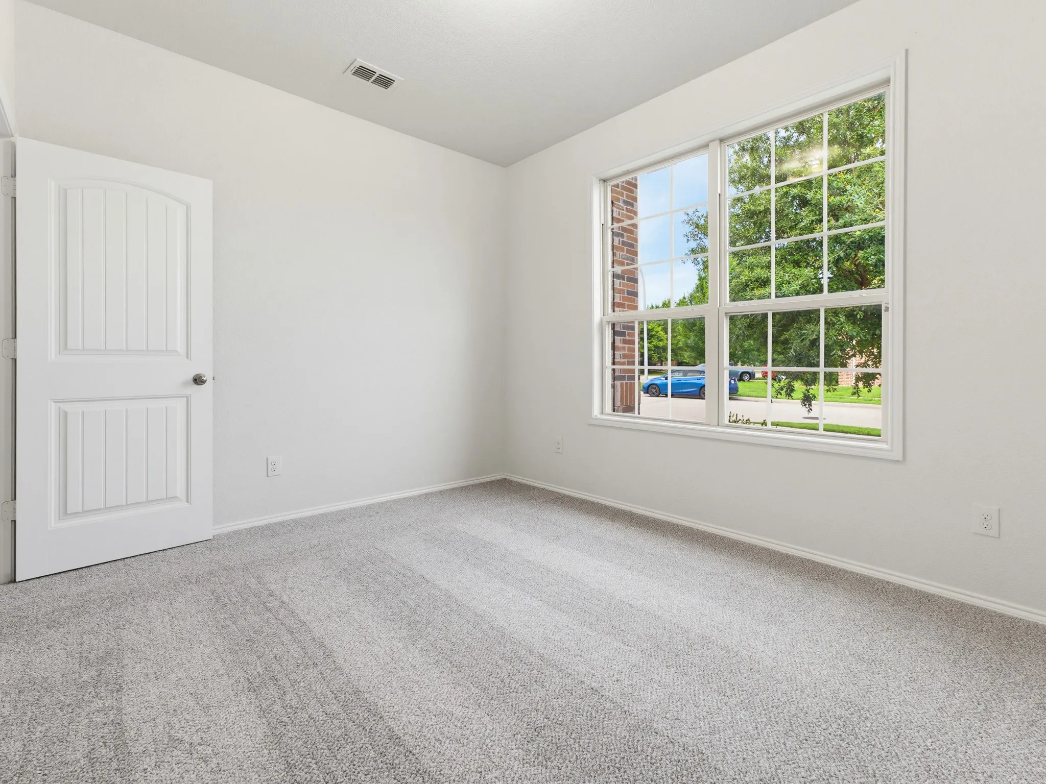 Single Family Residence For Sale in Tarrant County , 4221 Aldridge Lane, Fort Worth, Texas 76036, 4 Bedroom, 2 Bathroom, 2 Garage spaces, 1,875 Sqft, built in 2016, mls#21284779, Real Estate Agent in Fort Worth, Homes For Sale in Tarrant county, Homes For Sale in Fort Worth, Realtor in Fort Worth Texas, Real Estate Brokerage Independent Realty Texas, Luminita Cordes Realtor