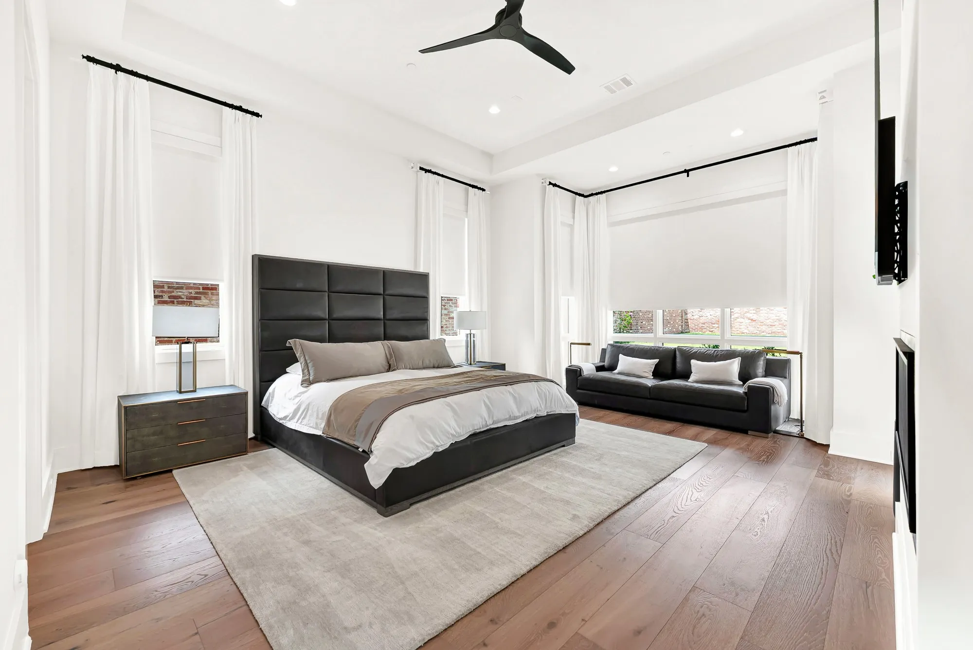 Single Family Residence For Sale in Tarrant County , 2500 Park Grove Loop, Southlake, Texas 76092, 4 Bedrooms, 7 Bathrooms, 3 Garage spaces, 5,607 Sqft, built in 2021, Price $3,400,000, mls#21279713, Real Estate Agent in Southlake, Homes For Sale in Tarrant county, Homes For Sale in Southlake, Realtor in Southlake Texas, Real Estate Brokerage Independent Realty Texas, Luminita Cordes Realtor