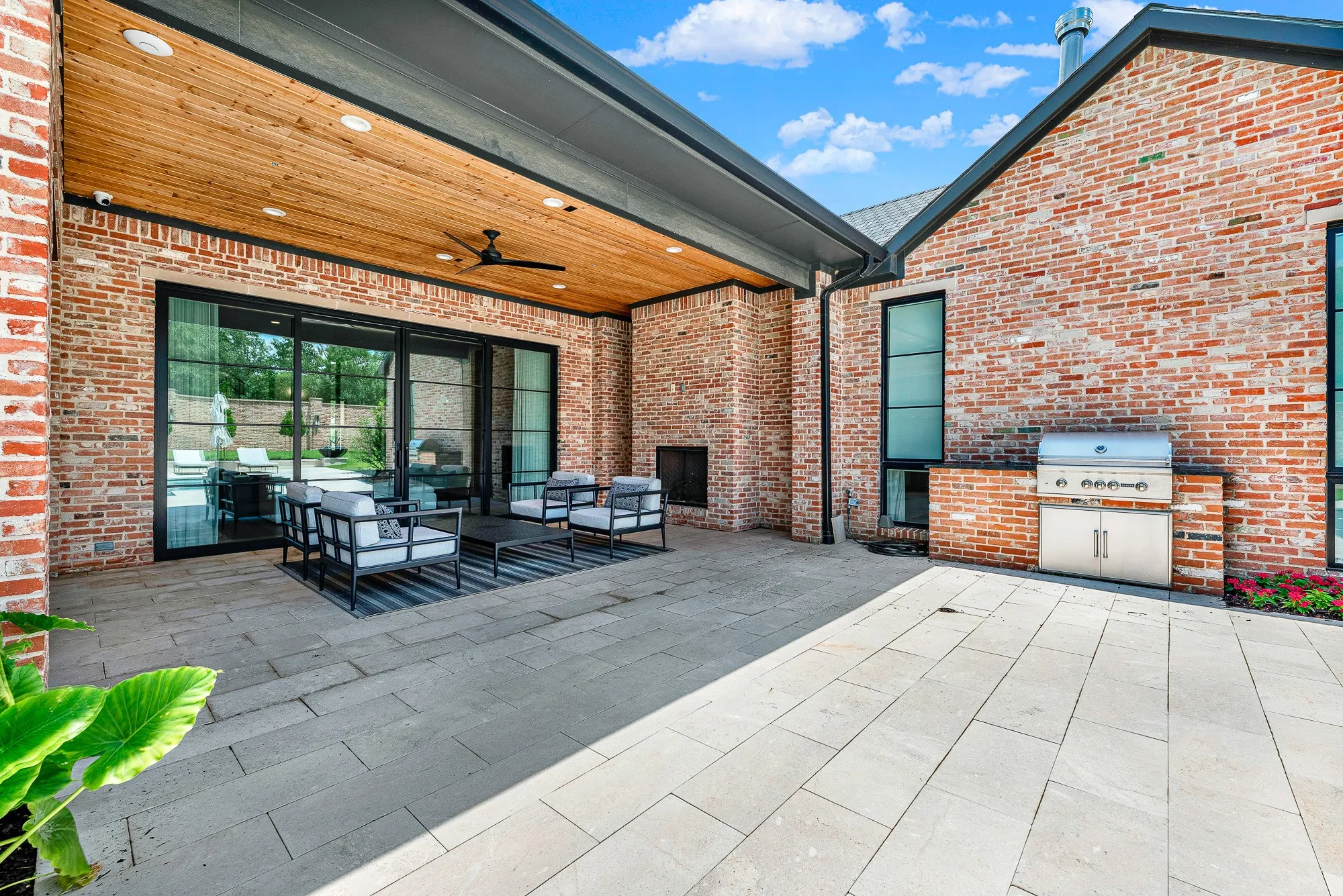 Single Family Residence For Sale in Tarrant County , 2500 Park Grove Loop, Southlake, Texas 76092, 4 Bedrooms, 7 Bathrooms, 3 Garage spaces, 5,607 Sqft, built in 2021, Price $3,400,000, mls#21279713, Real Estate Agent in Southlake, Homes For Sale in Tarrant county, Homes For Sale in Southlake, Realtor in Southlake Texas, Real Estate Brokerage Independent Realty Texas, Luminita Cordes Realtor