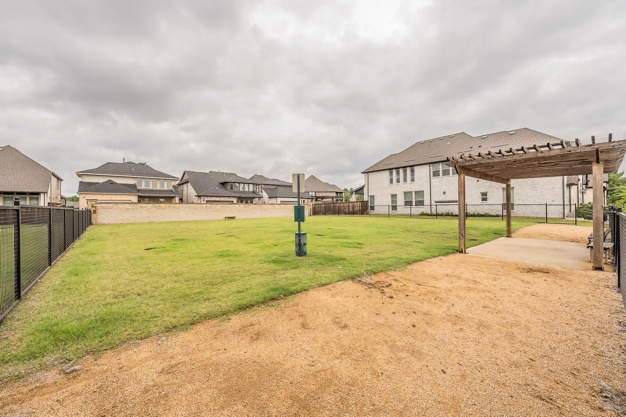 Townhouse For Sale in Dallas County , 12933 Couture Drive, Farmers Branch, Texas 75234, 3 Bedroom, 3 Bathroom, 2 Garage spaces, 1,866 Sqft, built in 2022, mls#21283828, Real Estate Agent in Farmers Branch, Homes For Sale in Dallas county, Homes For Sale in Farmers Branch, Realtor in Farmers Branch Texas, Real Estate Brokerage Independent Realty Texas, Luminita Cordes Realtor