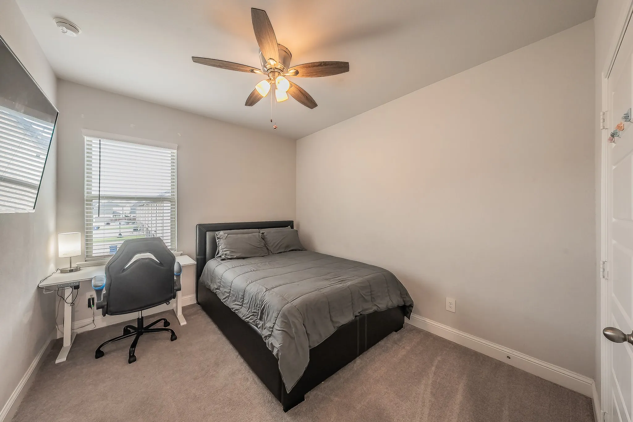Townhouse For Sale in Dallas County , 12933 Couture Drive, Farmers Branch, Texas 75234, 3 Bedroom, 3 Bathroom, 2 Garage spaces, 1,866 Sqft, built in 2022, mls#21283828, Real Estate Agent in Farmers Branch, Homes For Sale in Dallas county, Homes For Sale in Farmers Branch, Realtor in Farmers Branch Texas, Real Estate Brokerage Independent Realty Texas, Luminita Cordes Realtor