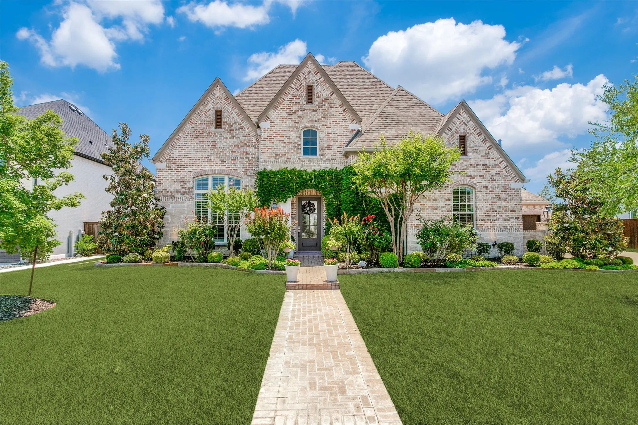 Single Family Residence For Sale in Denton County , 3647 Torrance Boulevard, Frisco, Texas 75034, 5 Bedrooms, 6 Bathrooms, 4 Garage spaces, 4,589 Sqft, built in 2018, Price $1,495,000, mls#21265156, Real Estate Agent in Frisco, Homes For Sale in Denton county, Homes For Sale in Frisco, Realtor in Frisco Texas, Real Estate Brokerage Independent Realty Texas, Luminita Cordes Realtor