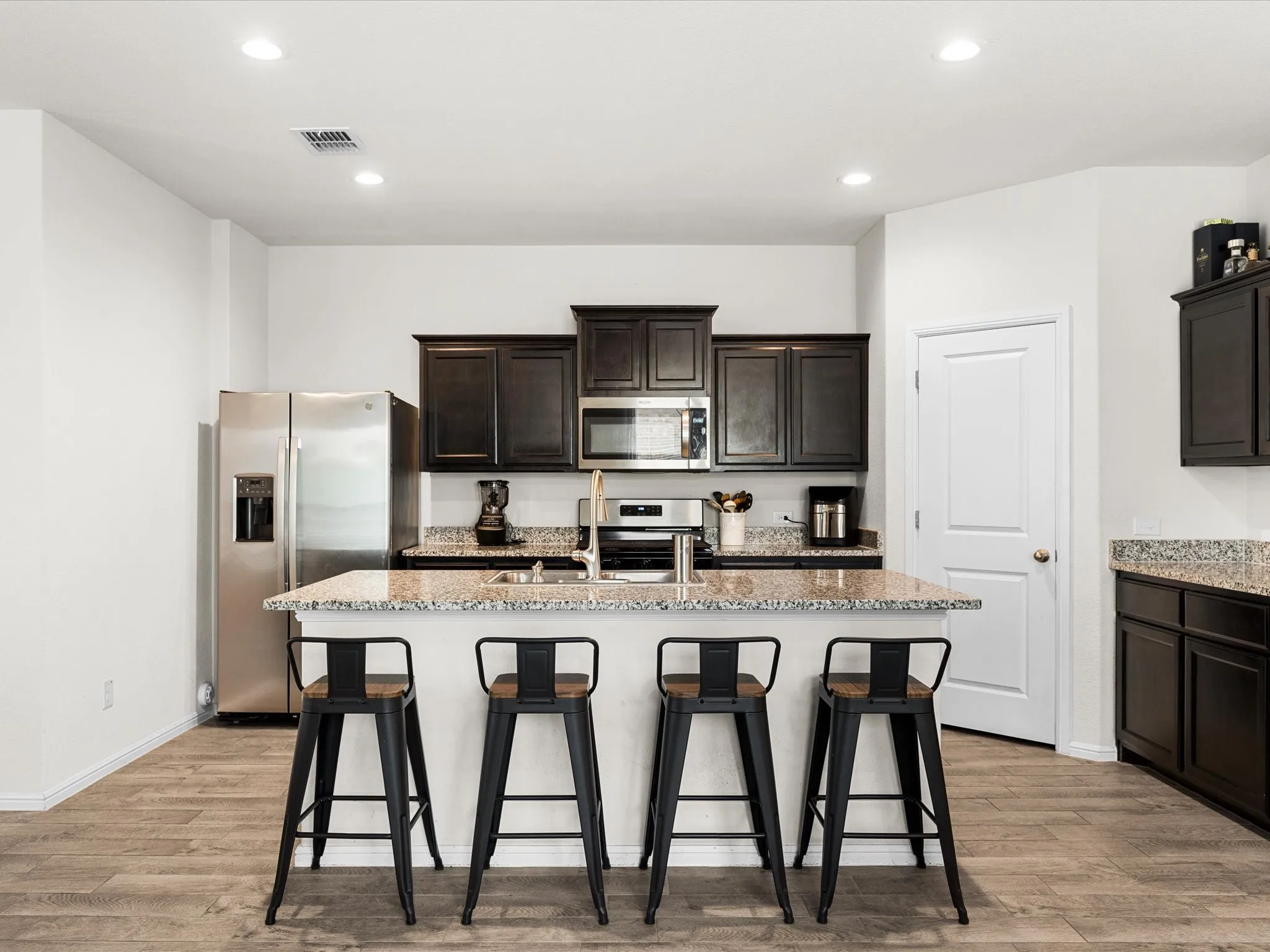 Single Family Residence For Sale in Tarrant County , 6221 Flour Mill Run, Fort Worth, Texas 76179, 5 Bedroom, 2 Bathroom, 2 Garage spaces, 2,113 Sqft, built in 2022, mls#21283523, Real Estate Agent in Fort Worth, Homes For Sale in Tarrant county, Homes For Sale in Fort Worth, Realtor in Fort Worth Texas, Real Estate Brokerage Independent Realty Texas, Luminita Cordes Realtor
