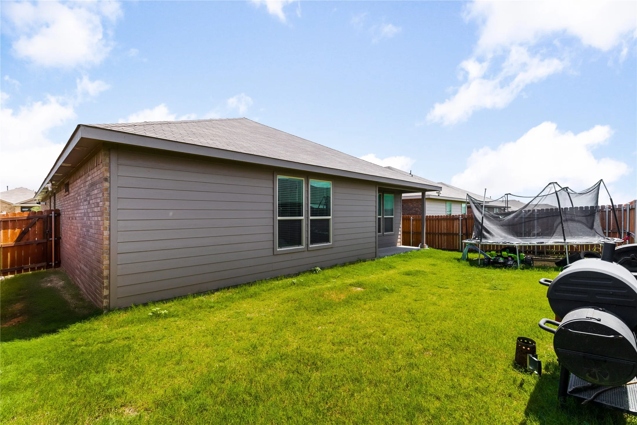 Single Family Residence For Sale in Tarrant County , 6221 Flour Mill Run, Fort Worth, Texas 76179, 5 Bedroom, 2 Bathroom, 2 Garage spaces, 2,113 Sqft, built in 2022, mls#21283523, Real Estate Agent in Fort Worth, Homes For Sale in Tarrant county, Homes For Sale in Fort Worth, Realtor in Fort Worth Texas, Real Estate Brokerage Independent Realty Texas, Luminita Cordes Realtor