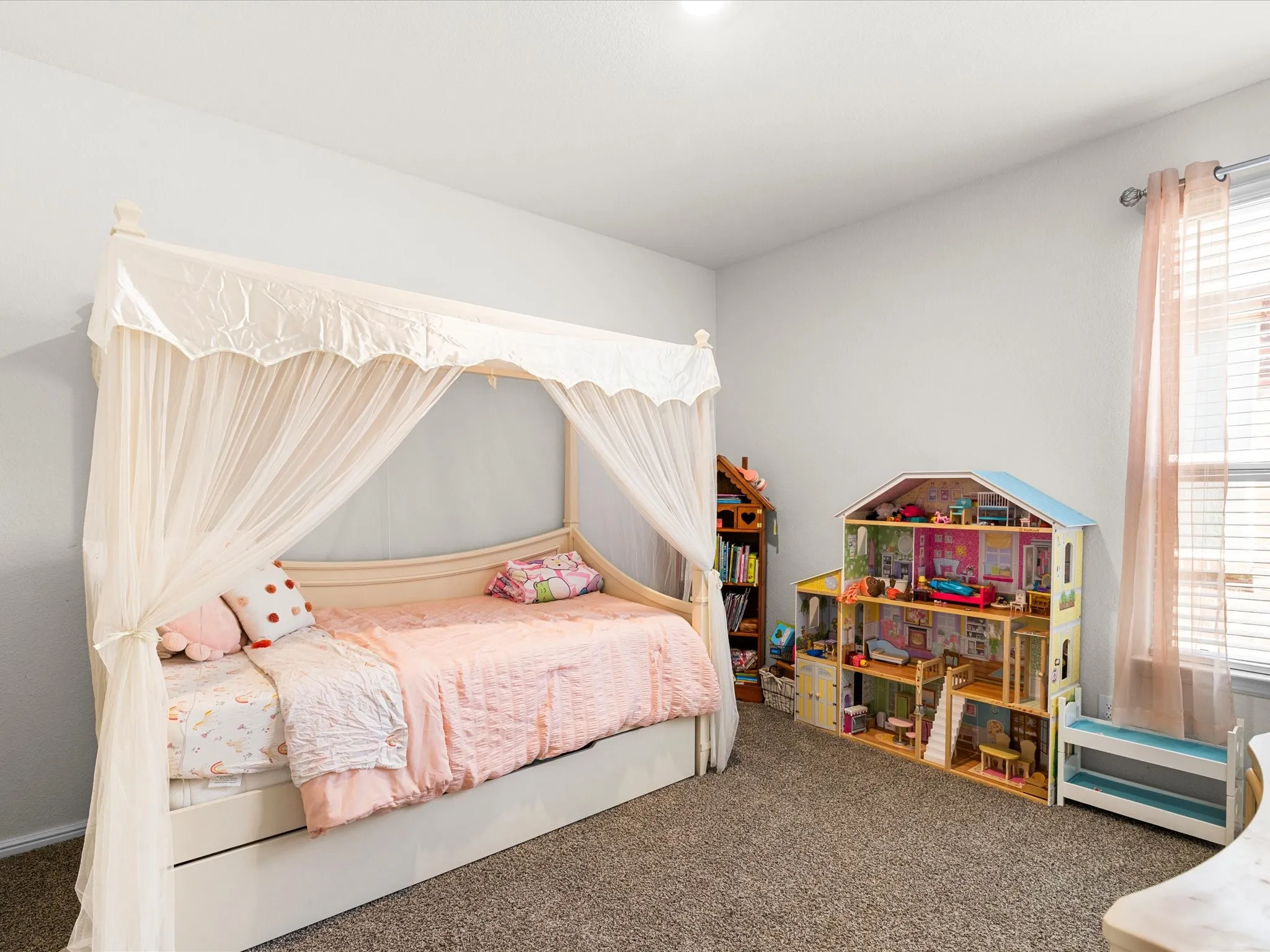 Single Family Residence For Sale in Tarrant County , 6221 Flour Mill Run, Fort Worth, Texas 76179, 5 Bedroom, 2 Bathroom, 2 Garage spaces, 2,113 Sqft, built in 2022, mls#21283523, Real Estate Agent in Fort Worth, Homes For Sale in Tarrant county, Homes For Sale in Fort Worth, Realtor in Fort Worth Texas, Real Estate Brokerage Independent Realty Texas, Luminita Cordes Realtor