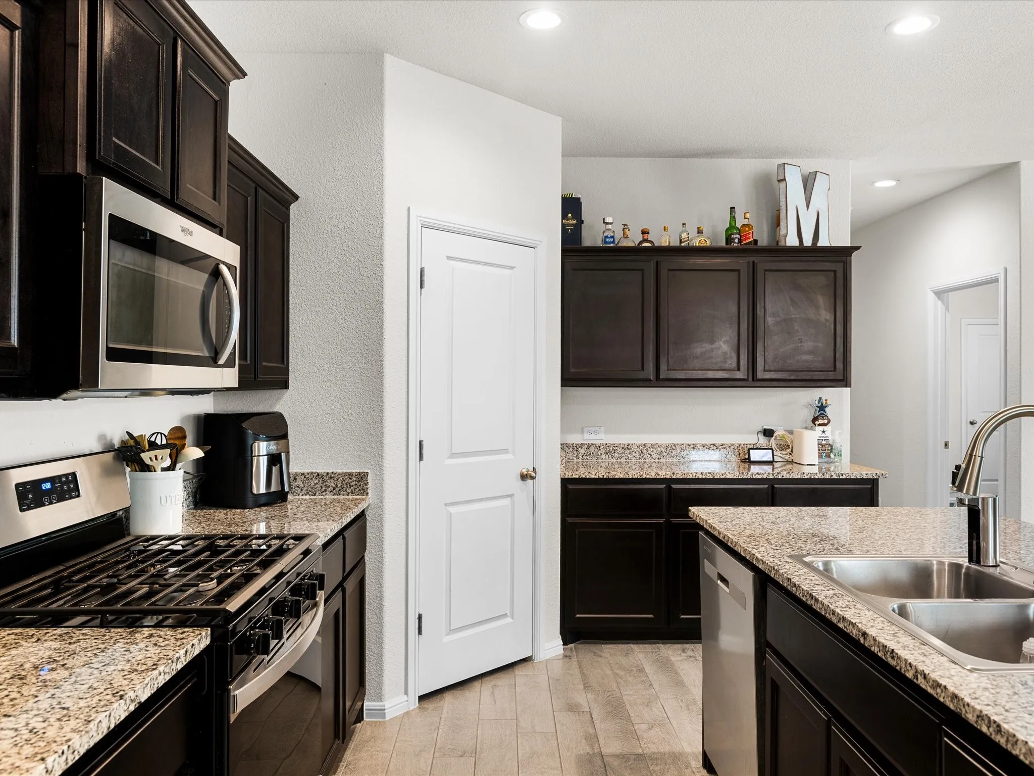 Single Family Residence For Sale in Tarrant County , 6221 Flour Mill Run, Fort Worth, Texas 76179, 5 Bedroom, 2 Bathroom, 2 Garage spaces, 2,113 Sqft, built in 2022, mls#21283523, Real Estate Agent in Fort Worth, Homes For Sale in Tarrant county, Homes For Sale in Fort Worth, Realtor in Fort Worth Texas, Real Estate Brokerage Independent Realty Texas, Luminita Cordes Realtor